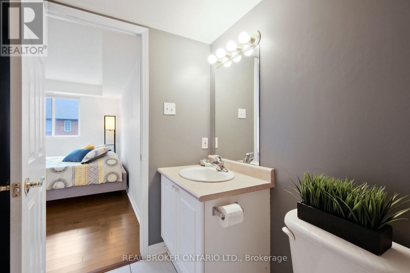 306 - 429 Somerset Street W