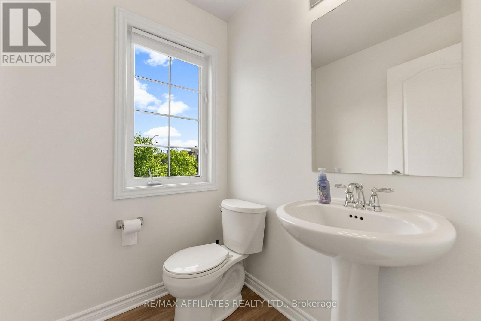 407 Coldwater Crescent