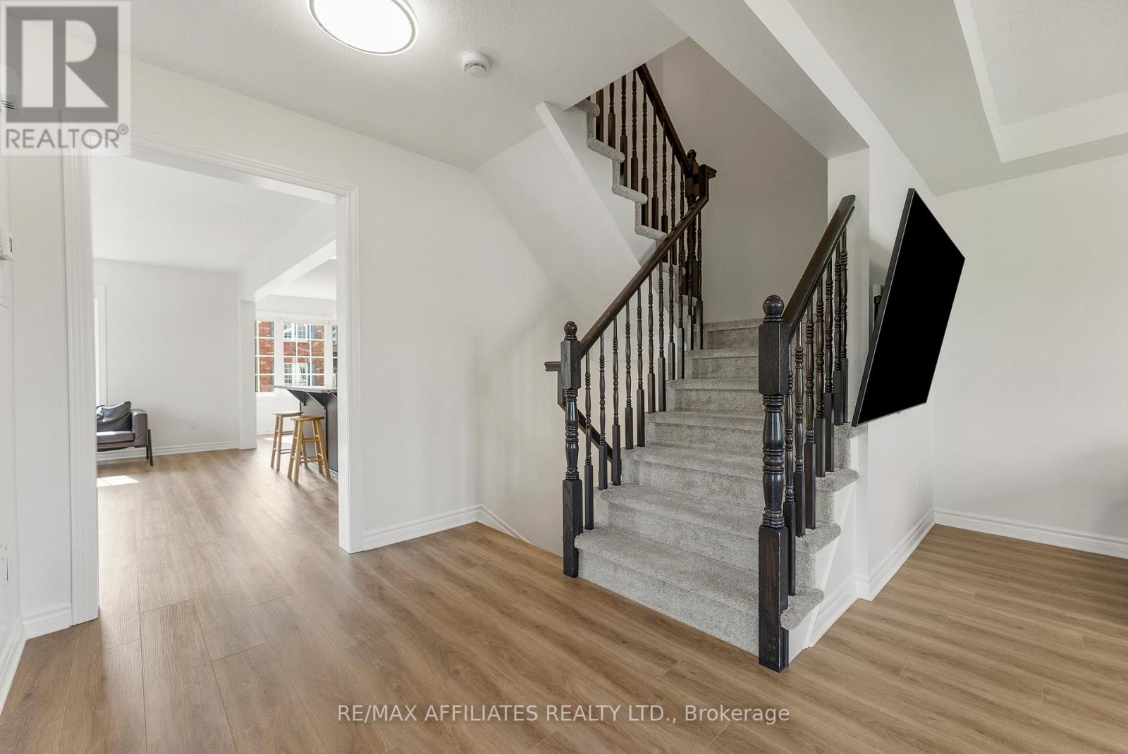 407 Coldwater Crescent