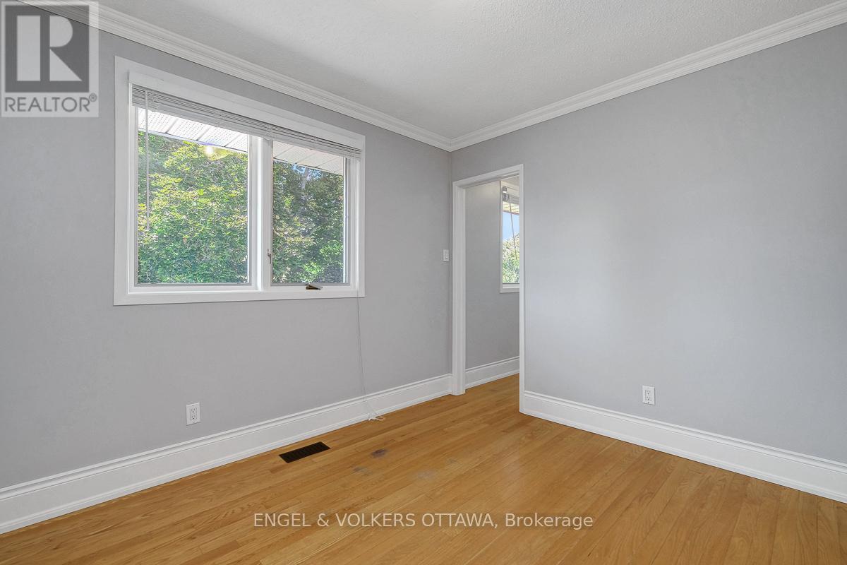 3 Mohawk Crescent
