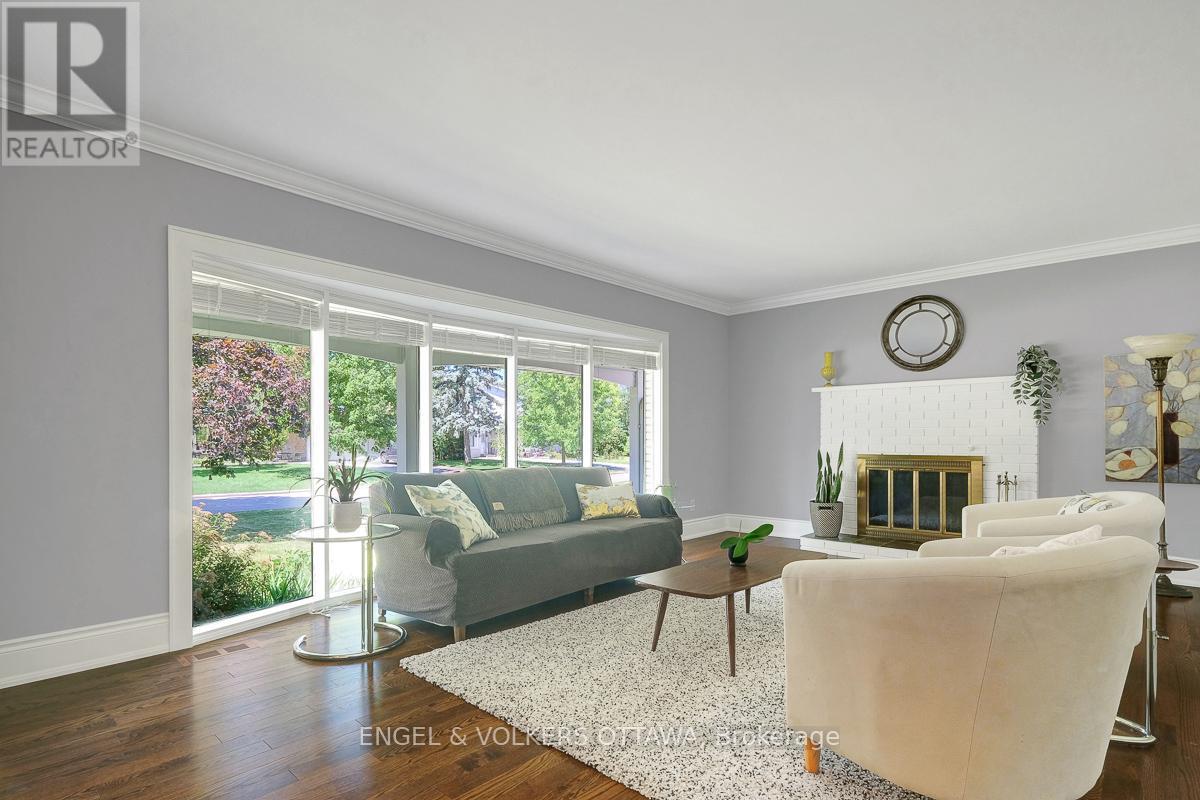 3 Mohawk Crescent