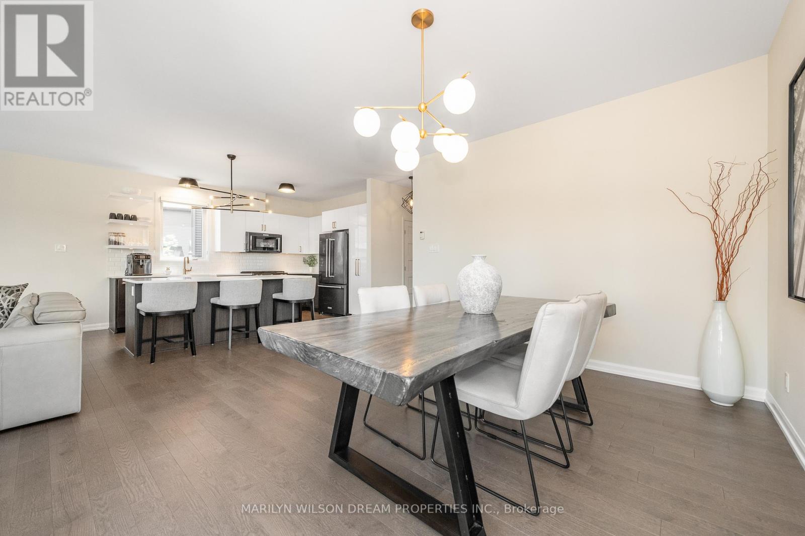 228 Onyx Crescent