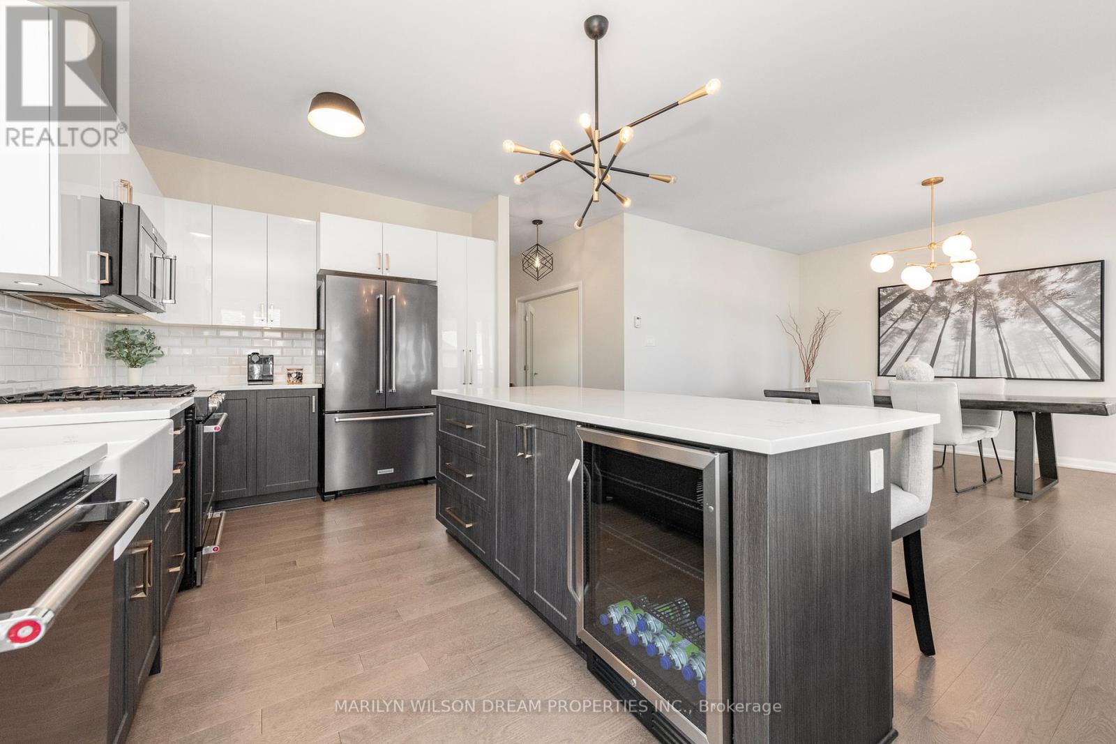 228 Onyx Crescent
