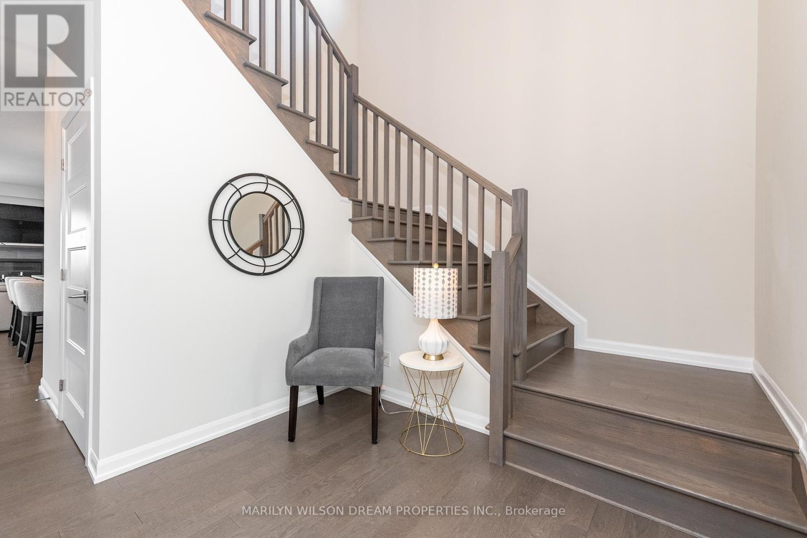 228 Onyx Crescent