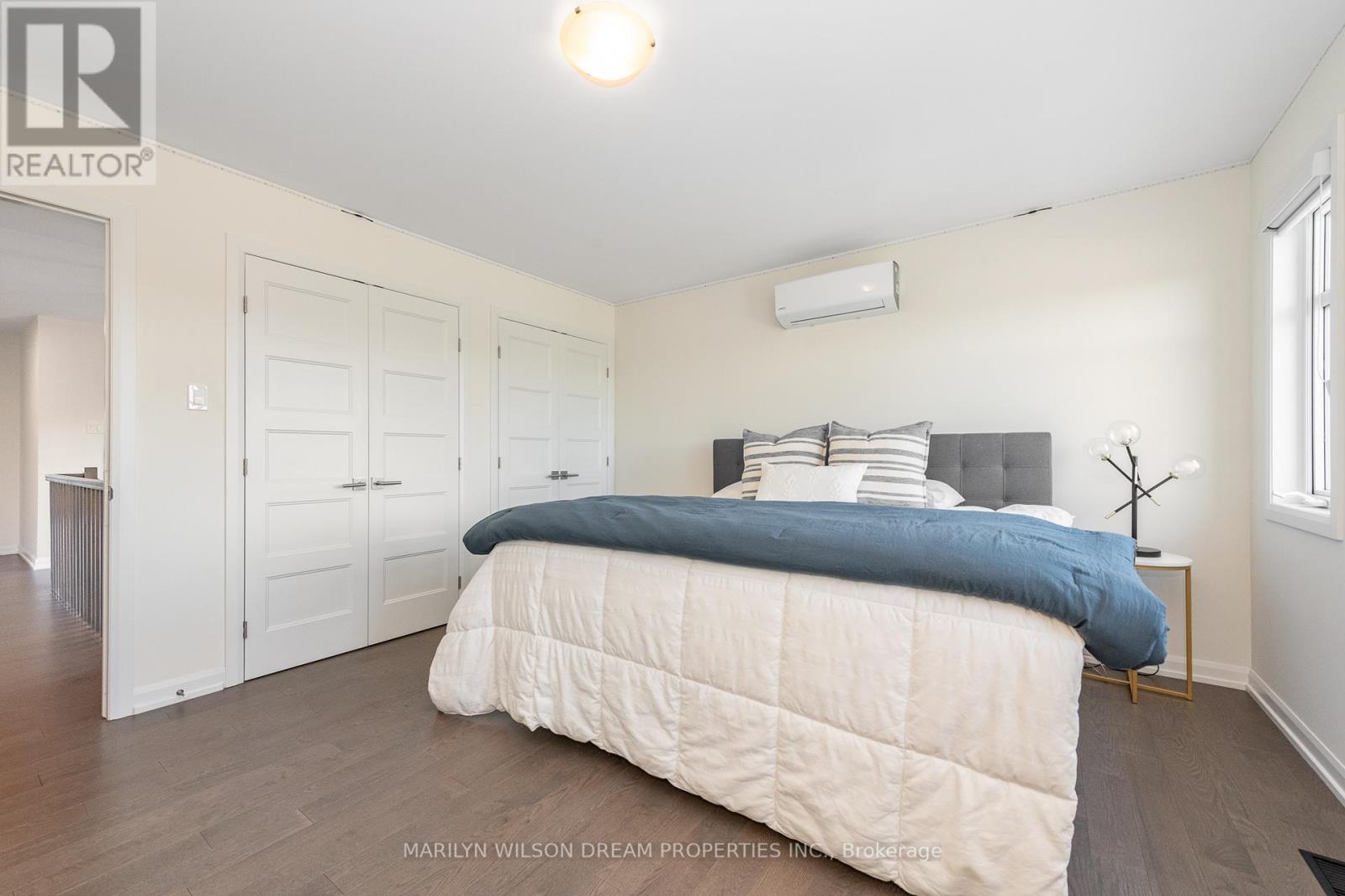 228 Onyx Crescent