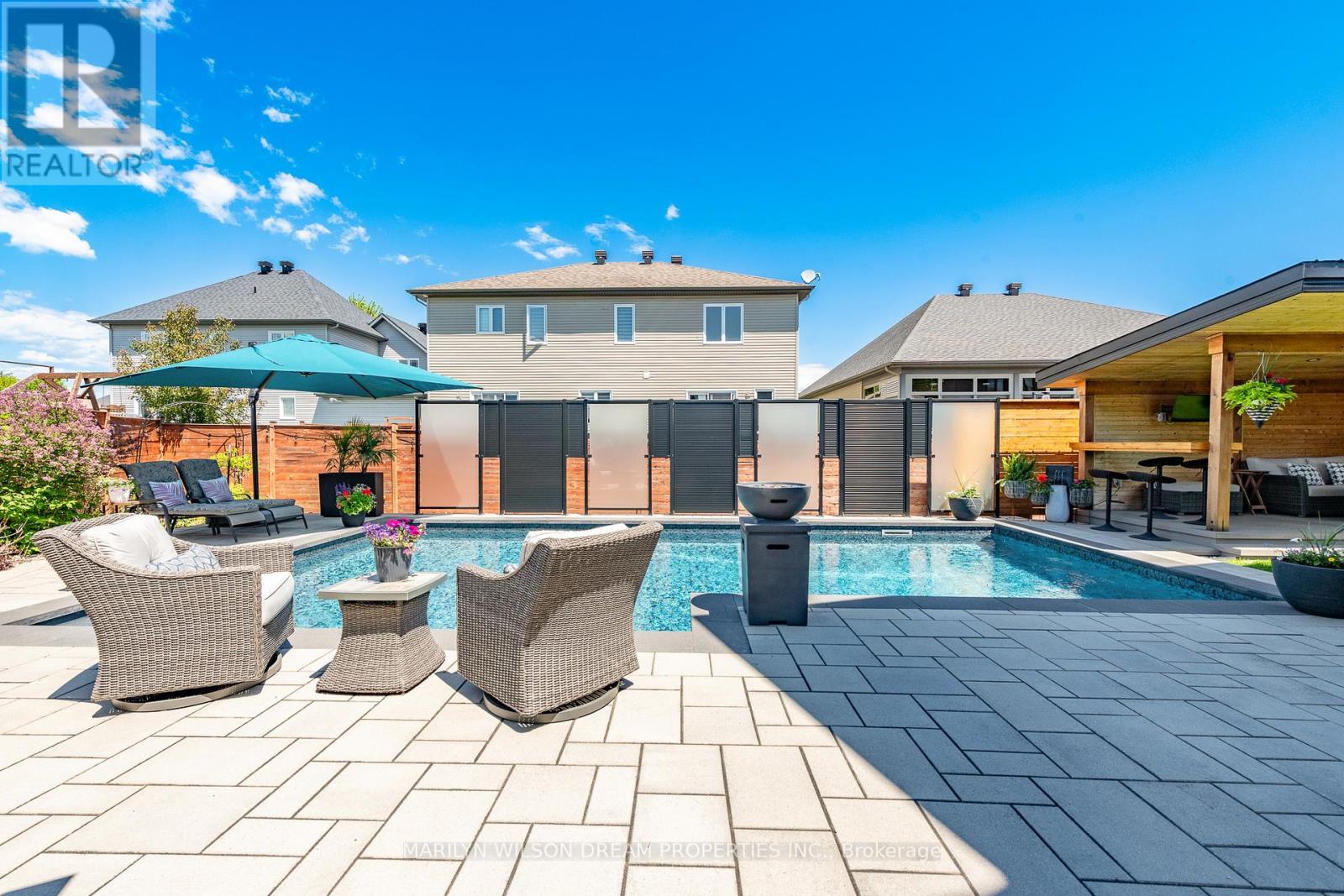 228 Onyx Crescent