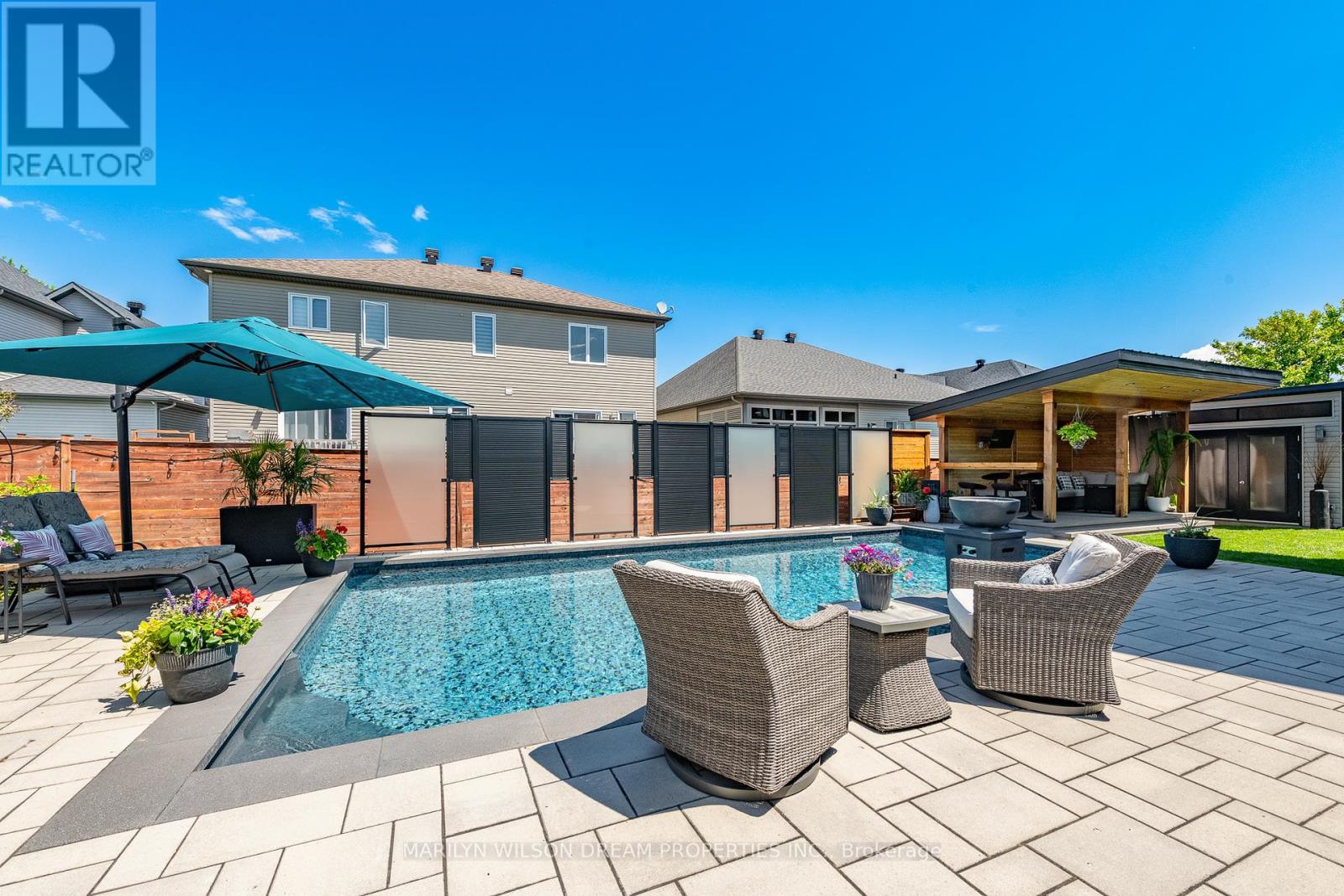 228 Onyx Crescent