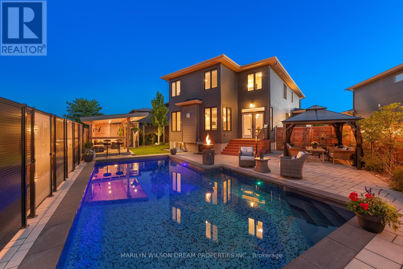 228 Onyx Crescent