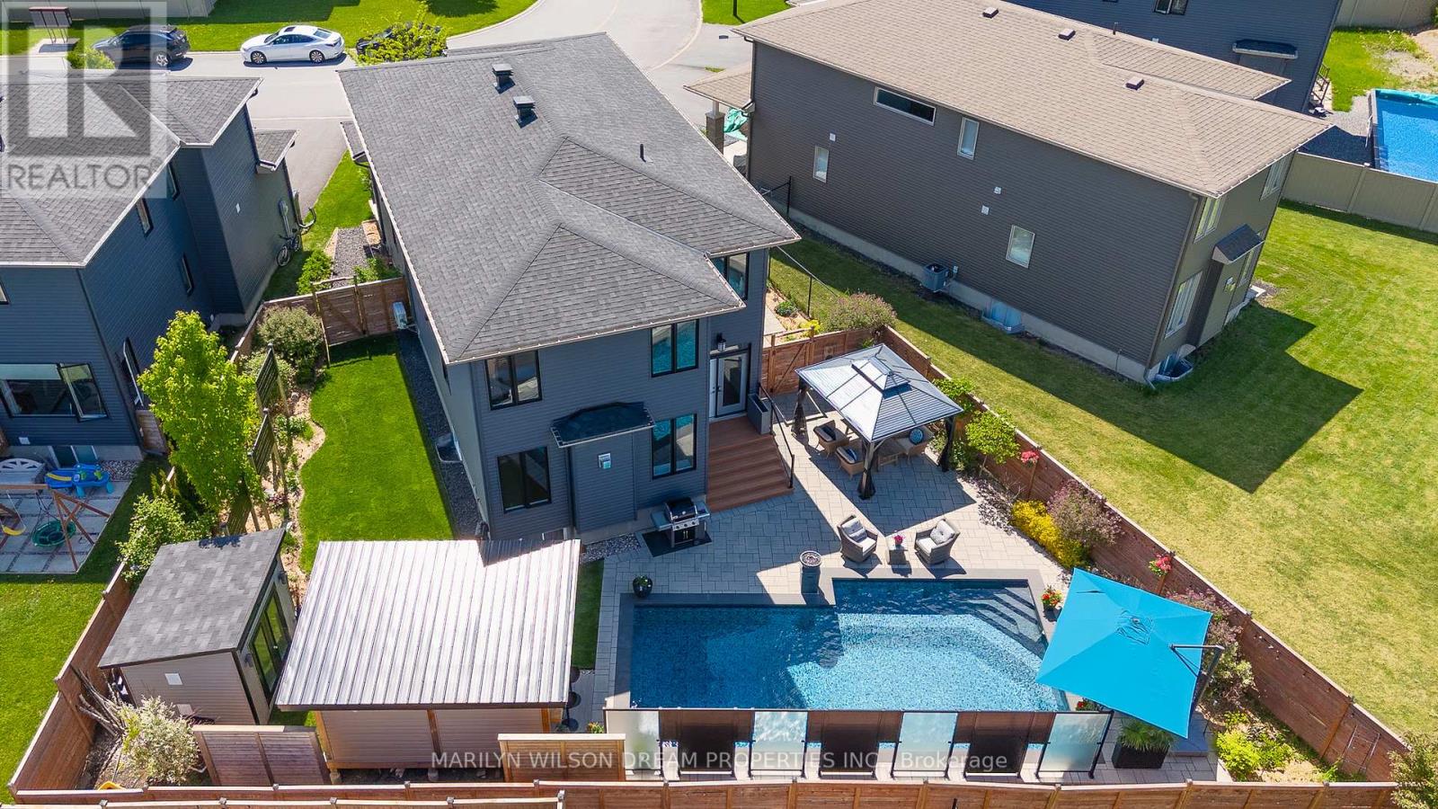 228 Onyx Crescent