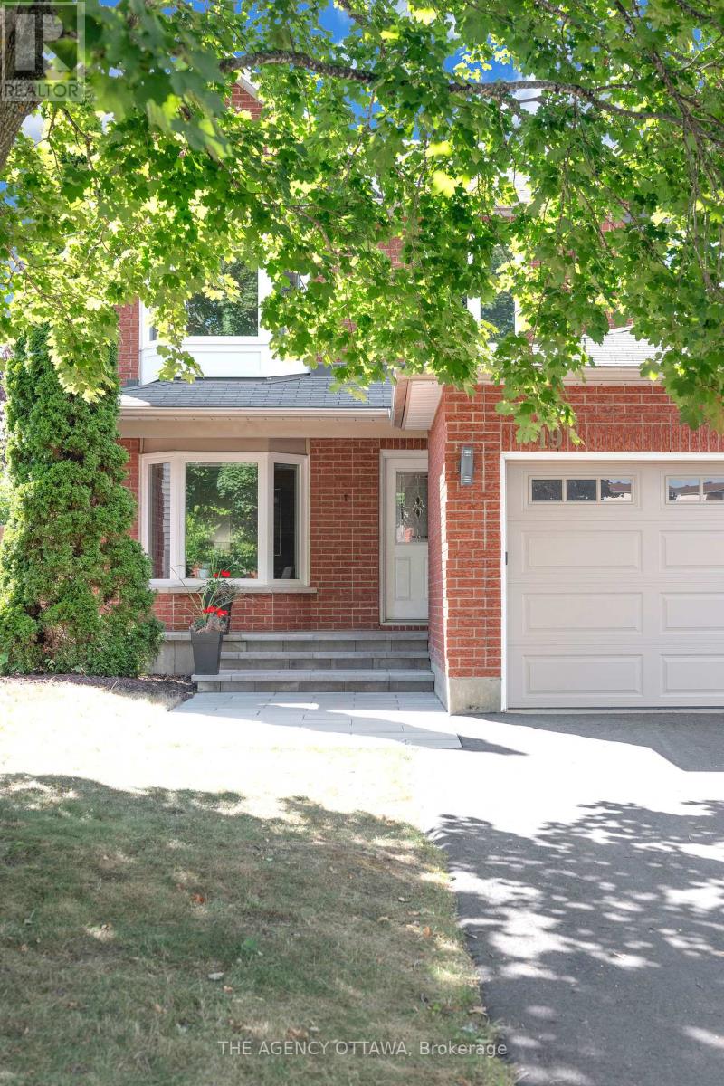19 Forestglade Crescent