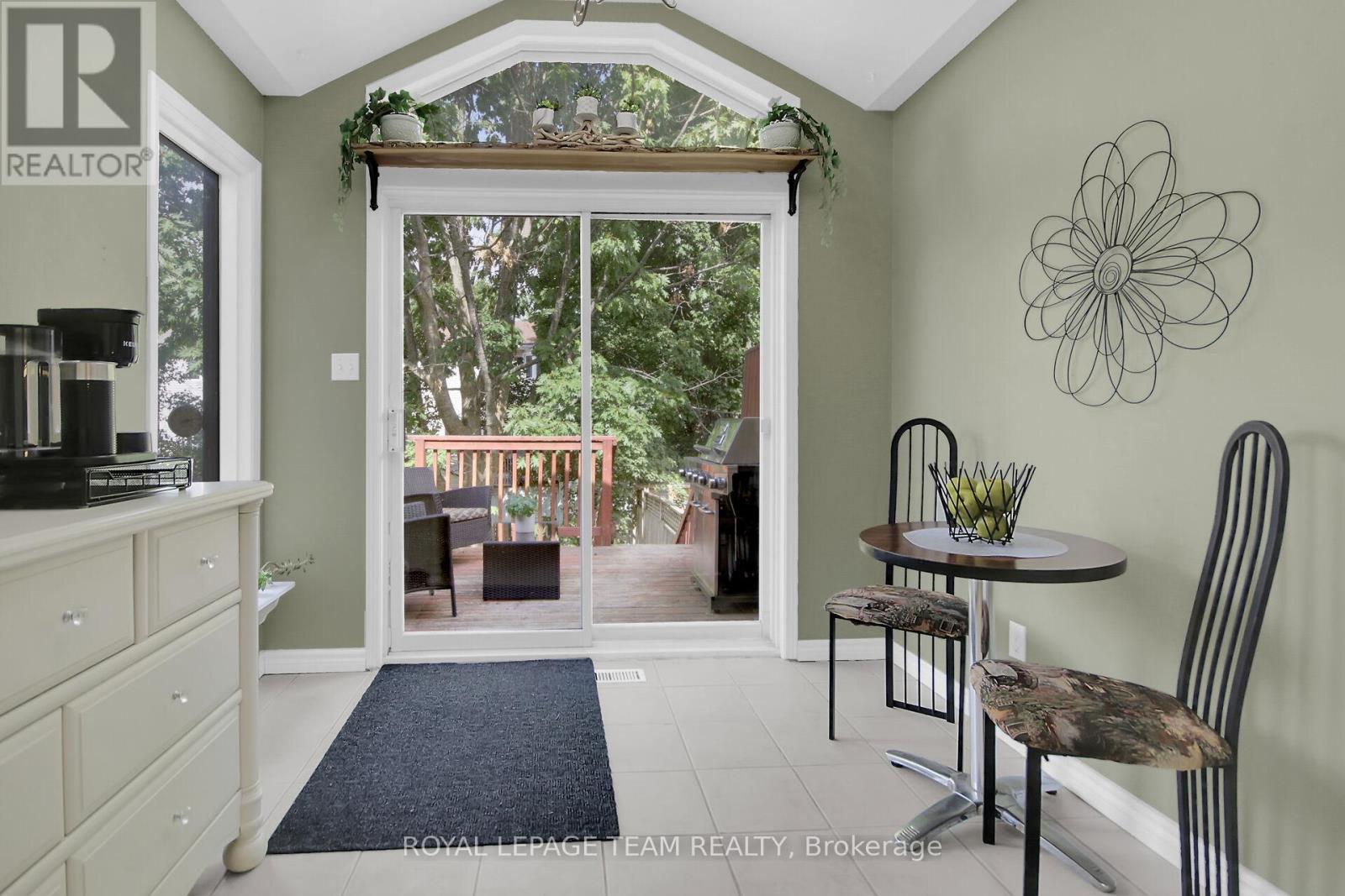 75 Inverary Drive