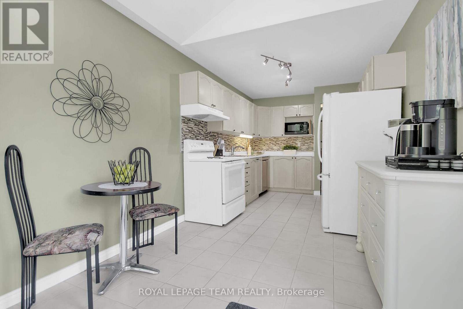75 Inverary Drive