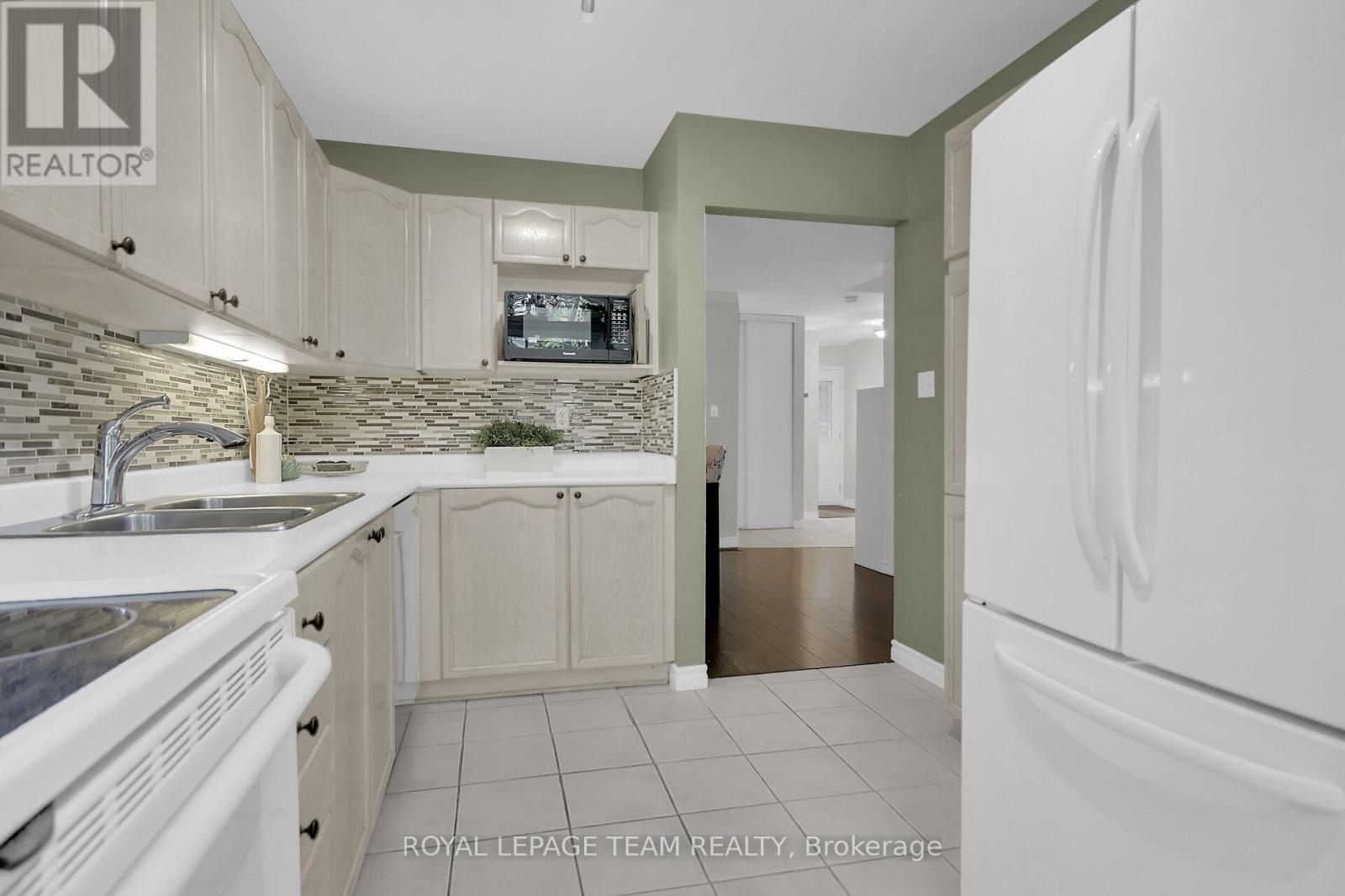 75 Inverary Drive