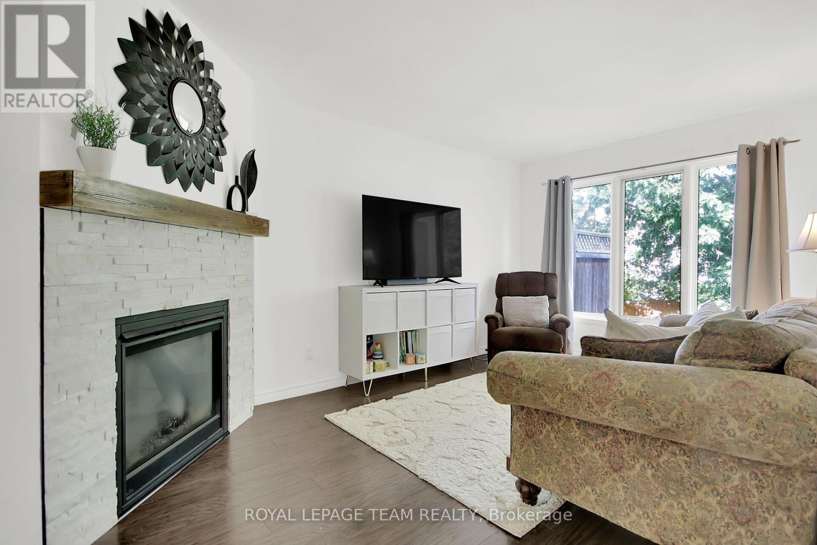 75 Inverary Drive