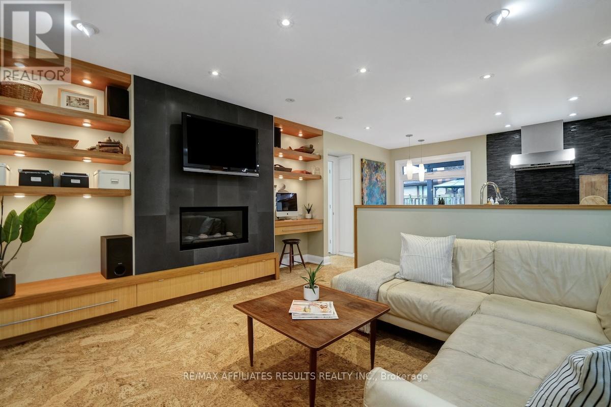 5 Tiffany Crescent