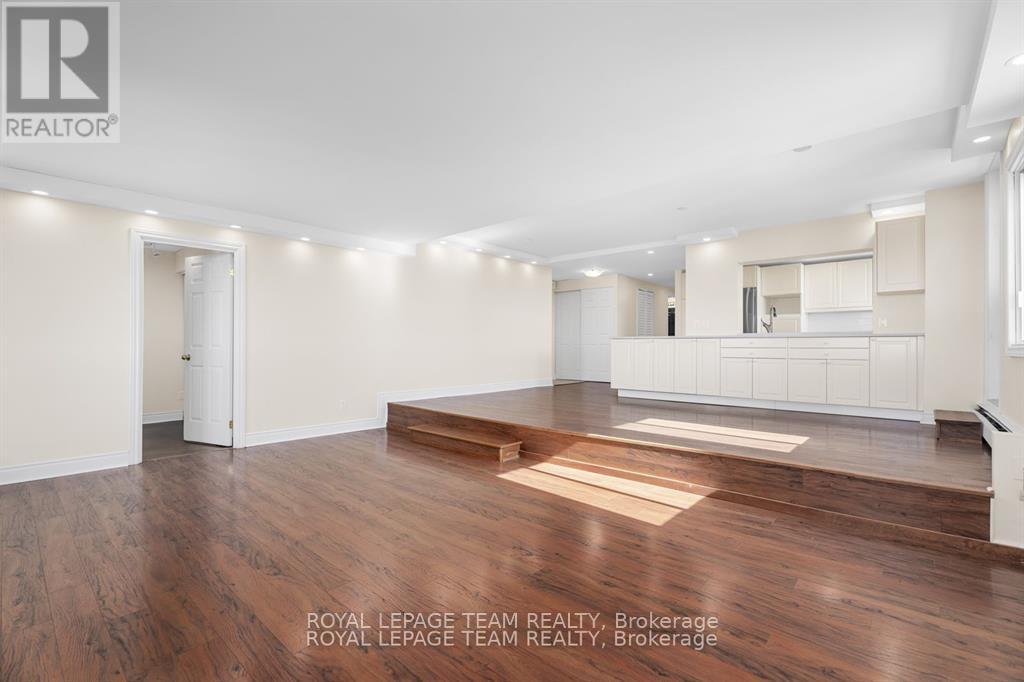 2004 - 415 Greenview Avenue