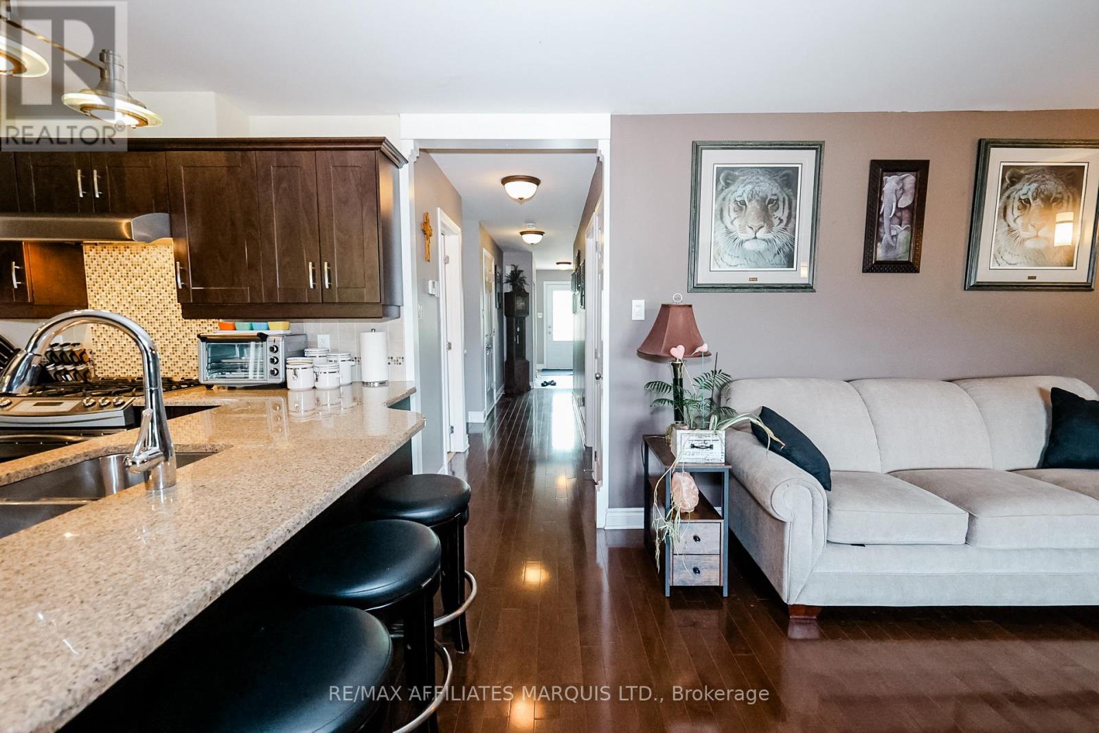 133 St George Street E