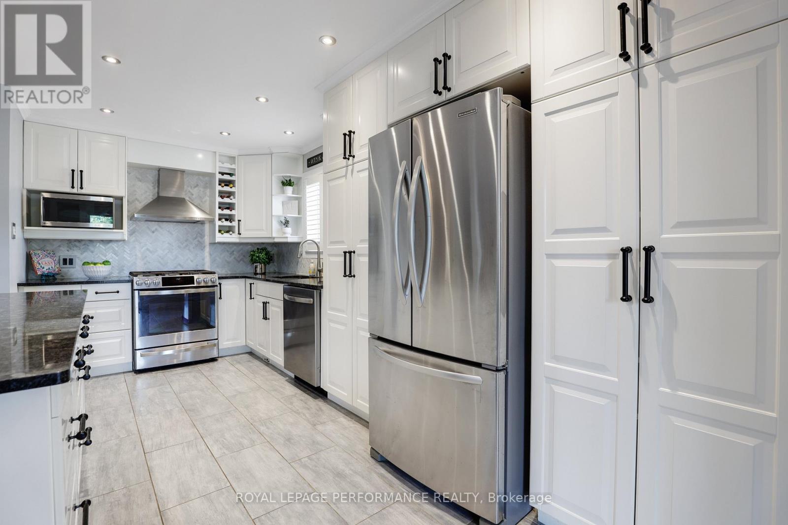824 Covehead Crescent