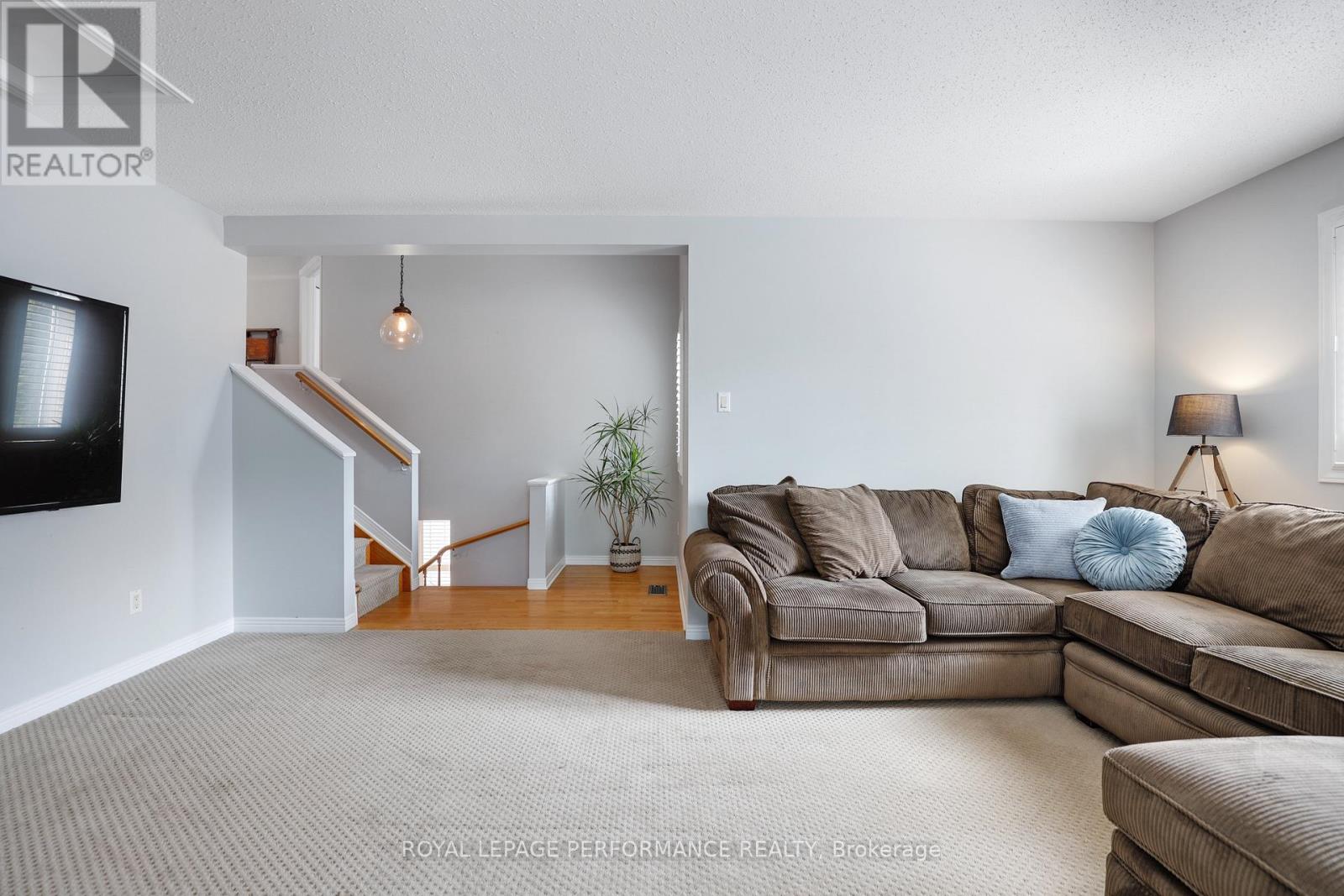 824 Covehead Crescent