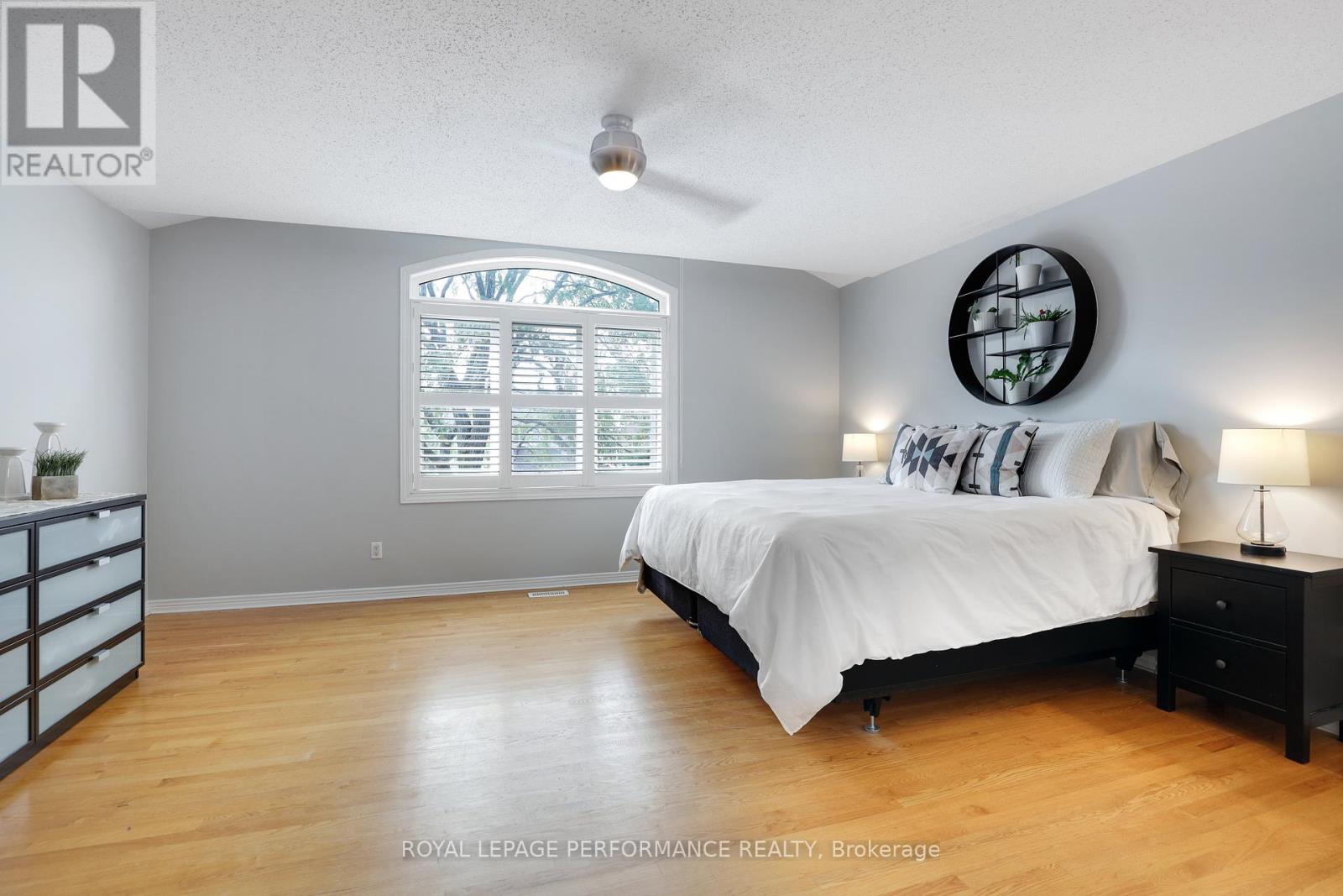 824 Covehead Crescent