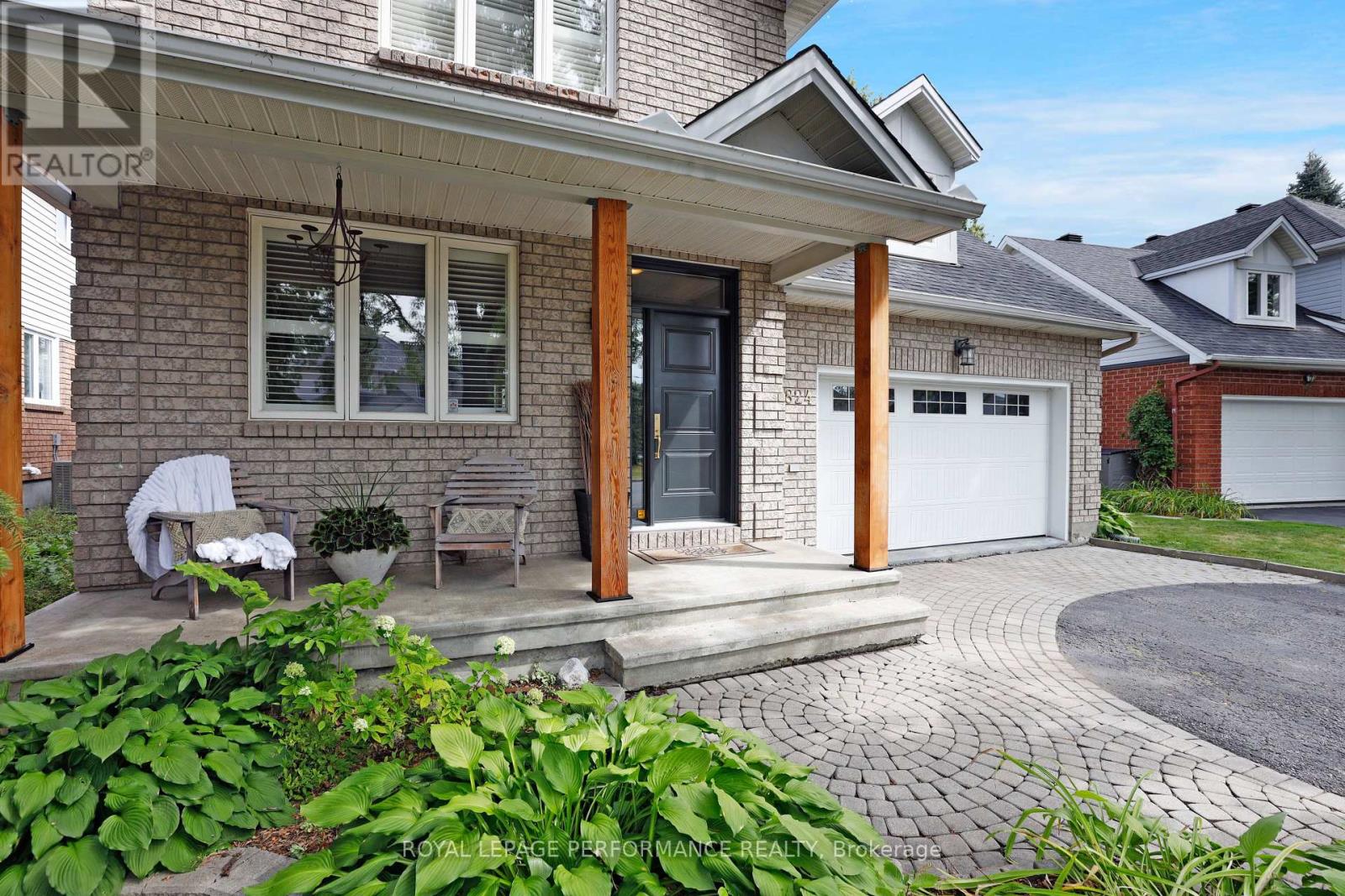 824 Covehead Crescent