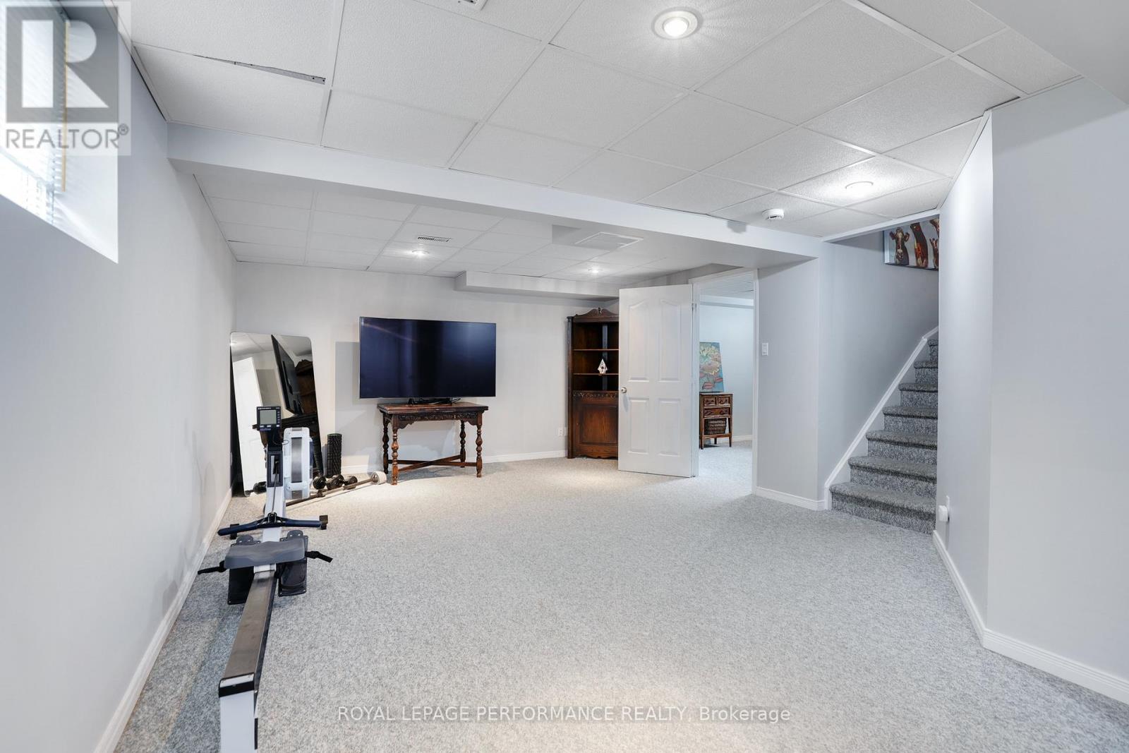 824 Covehead Crescent