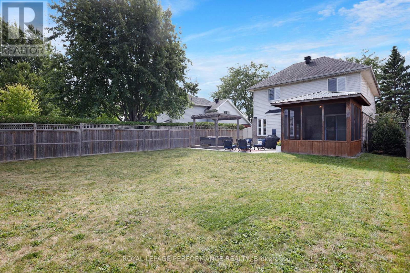 824 Covehead Crescent