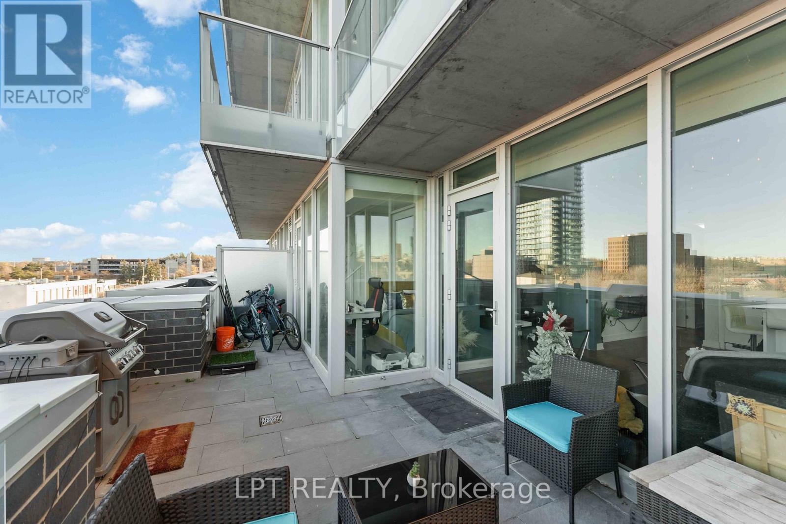 307 - 111 Champagne Avenue S