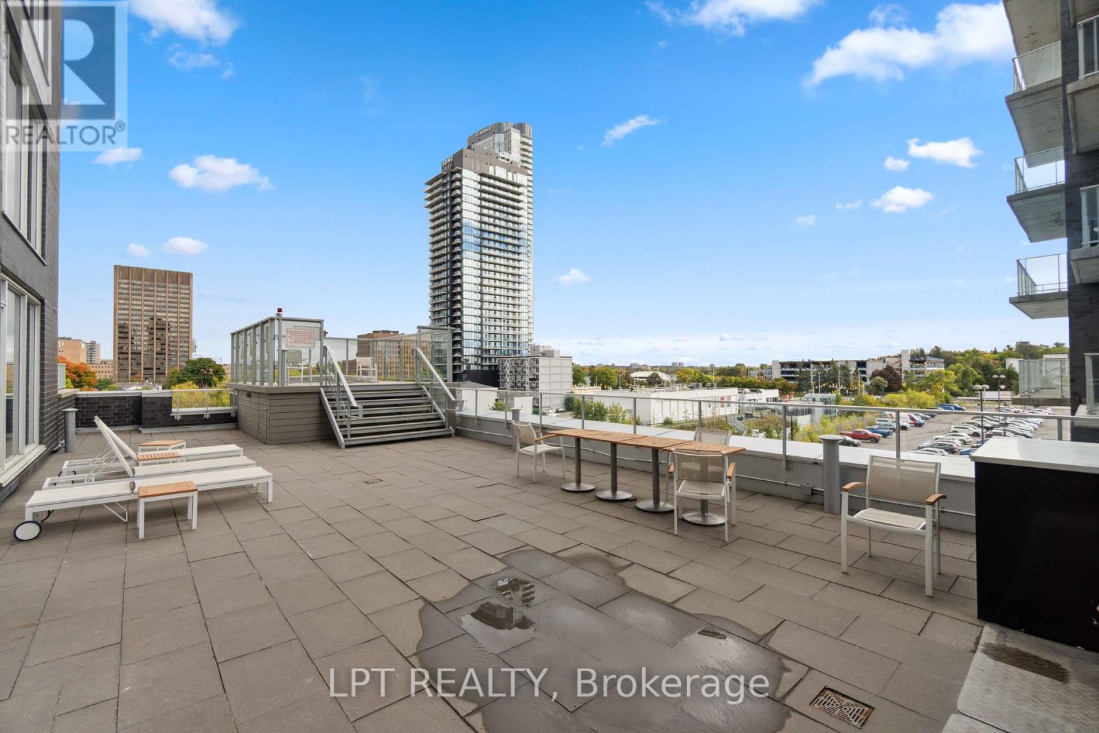 307 - 111 Champagne Avenue S