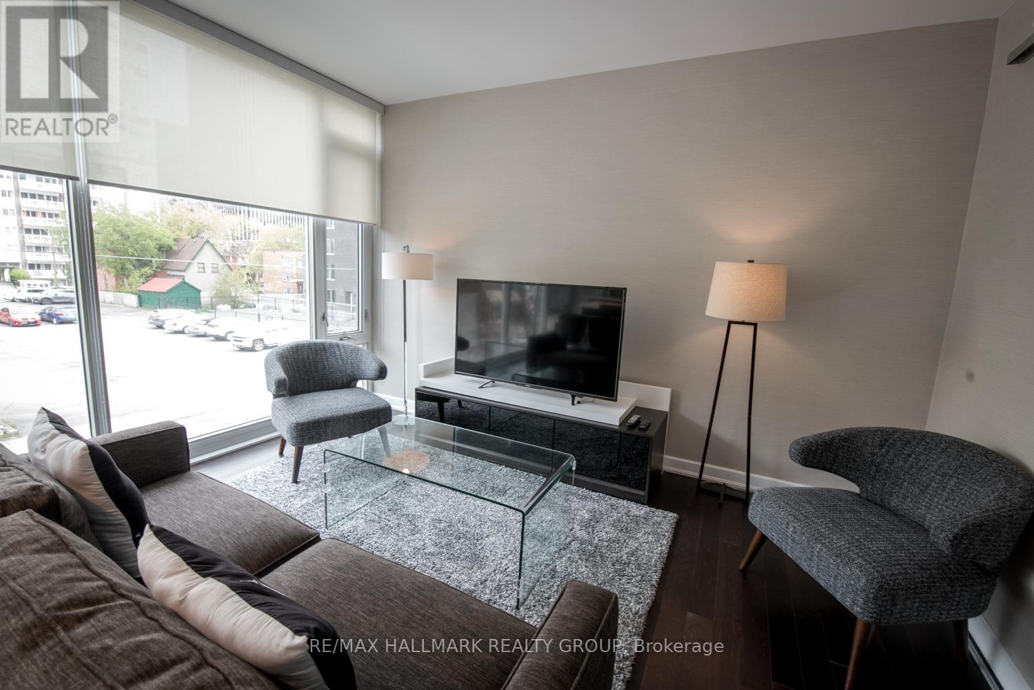 213 - 300 Lisgar Street