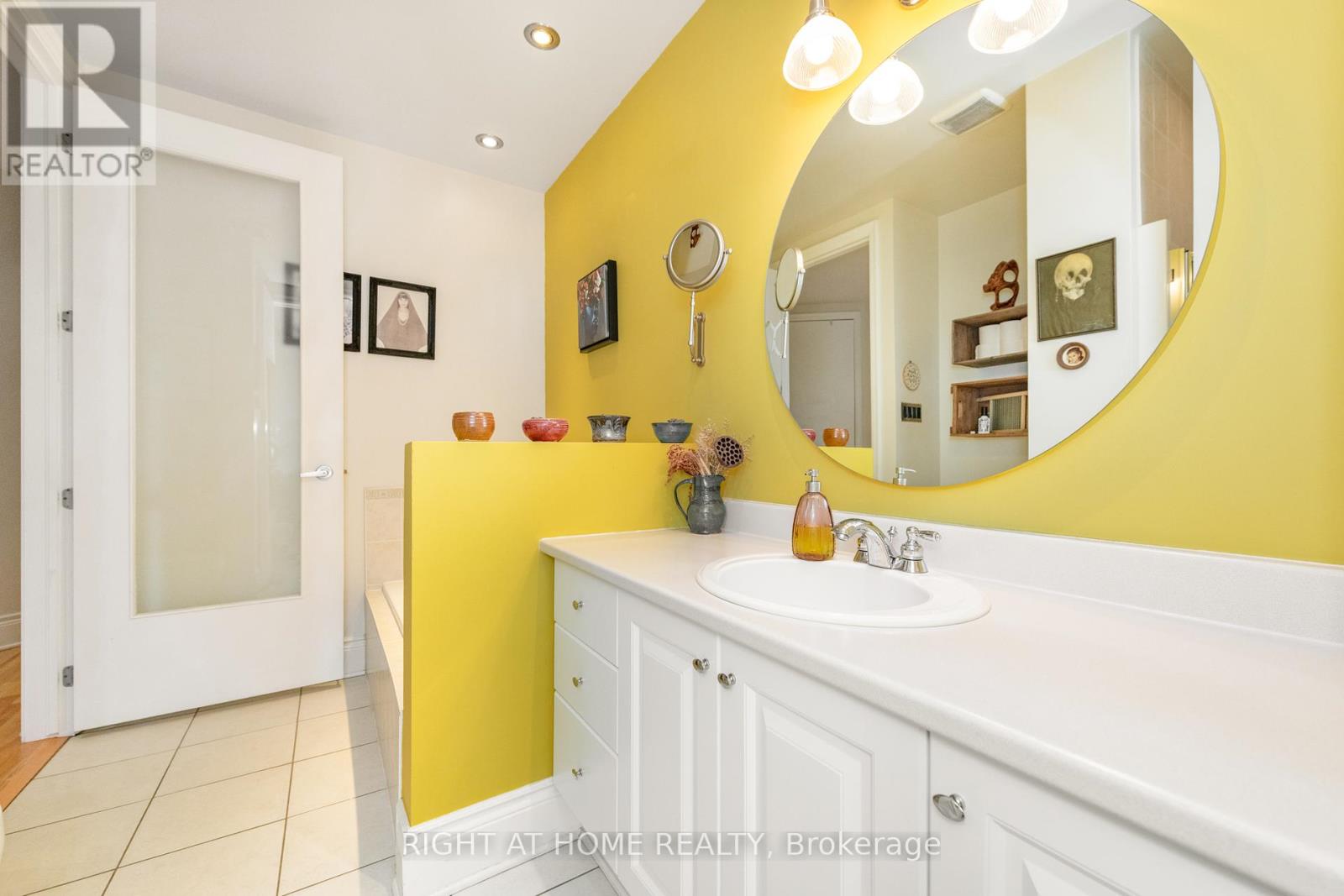 504 - 364 Cooper Street