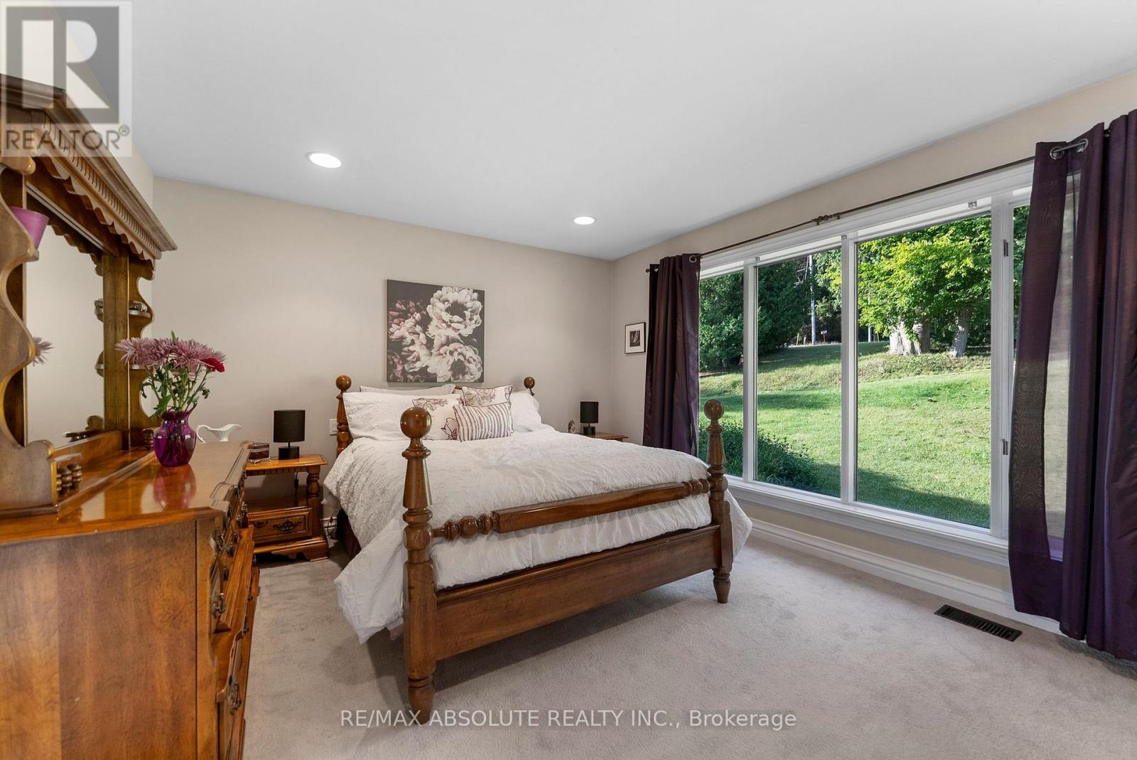 1724 River Road
