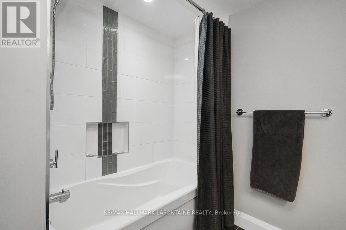 401 - 475 Laurier Avenue W