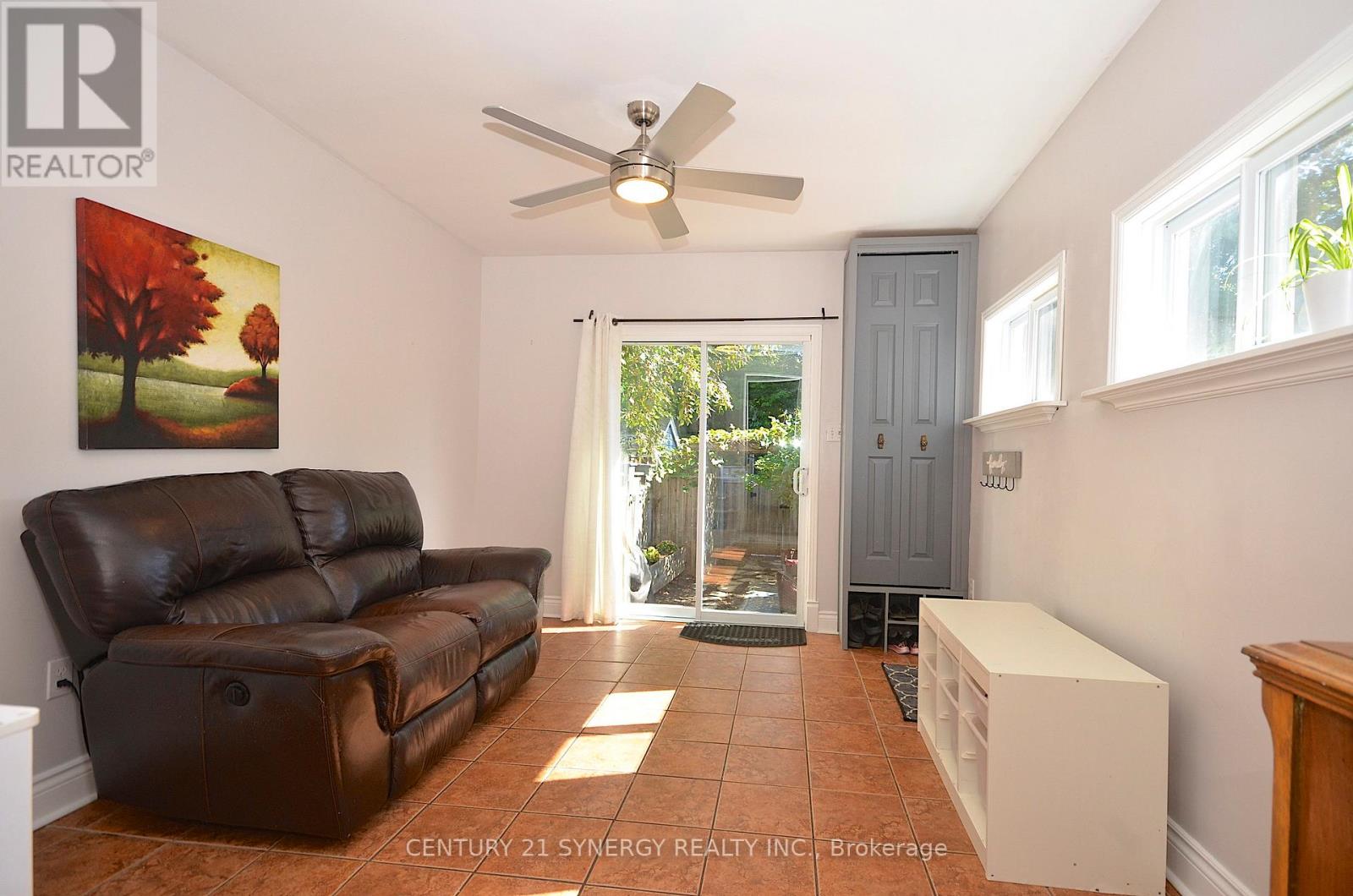 47 Roslyn Avenue