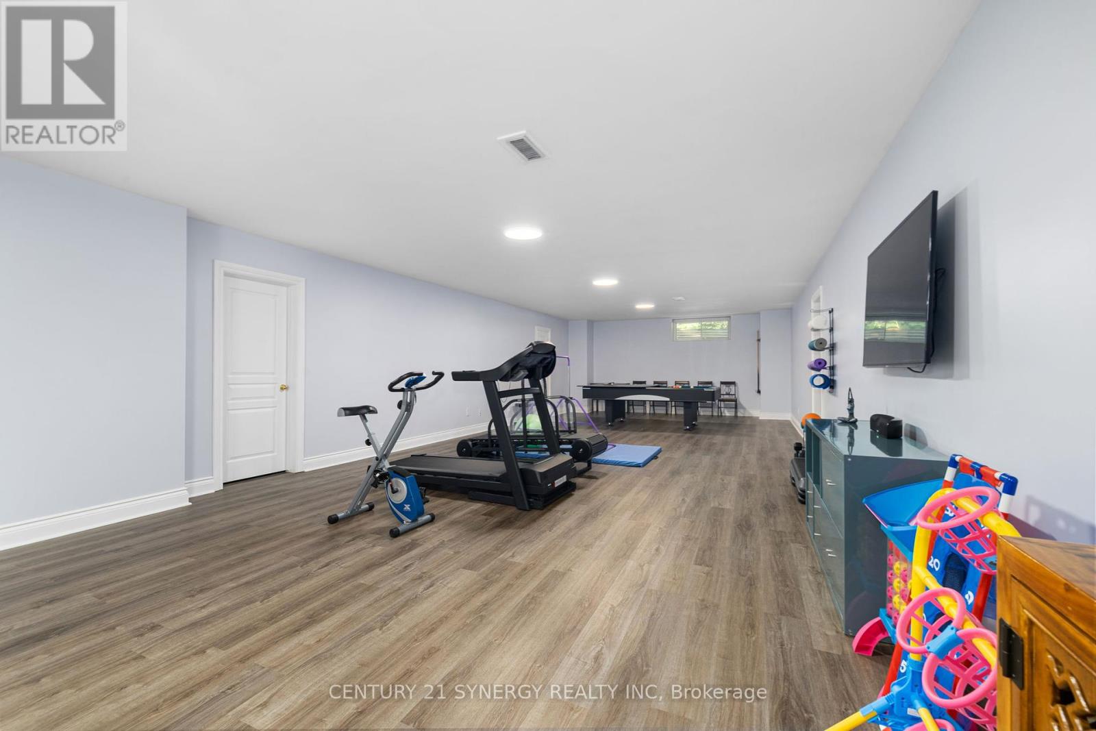 1281 Georges Vanier Drive N