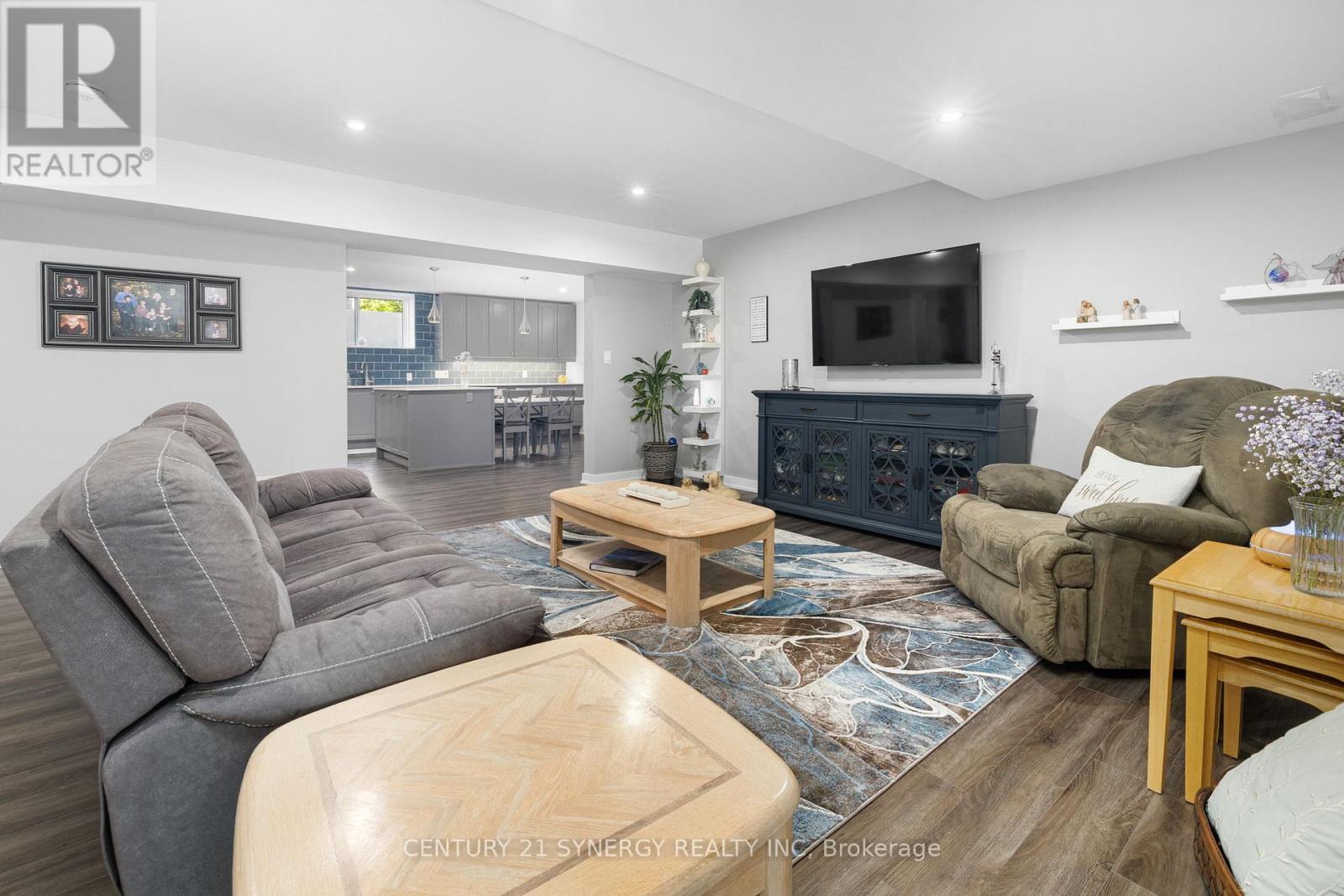 1281 Georges Vanier Drive N