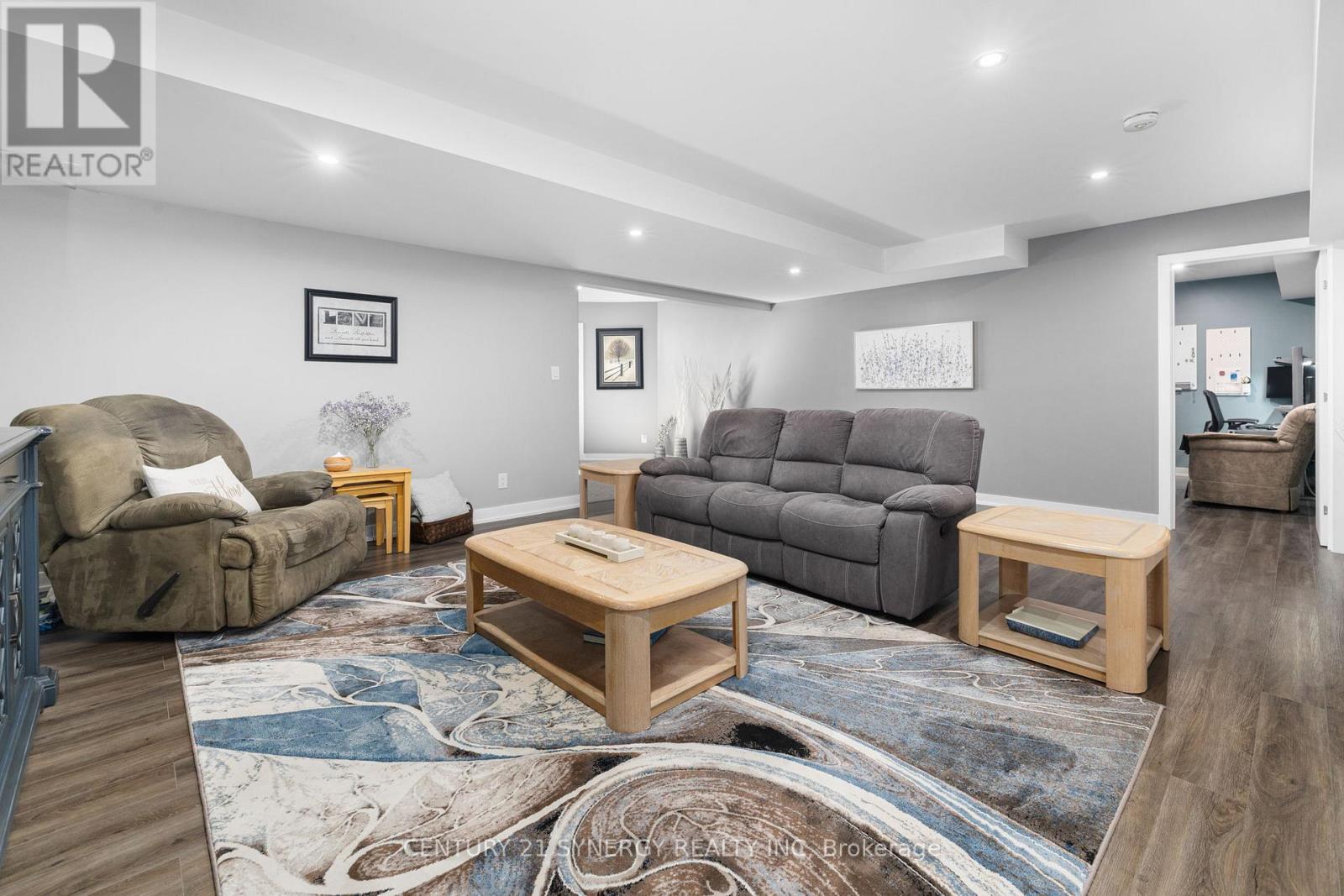 1281 Georges Vanier Drive N