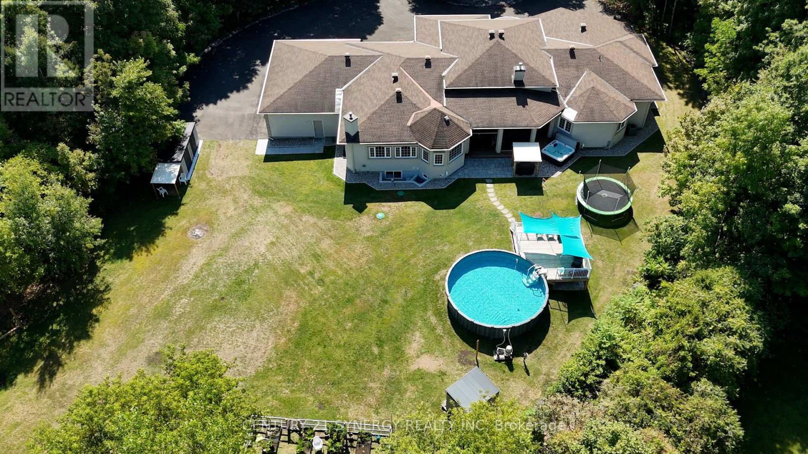 1281 Georges Vanier Drive N