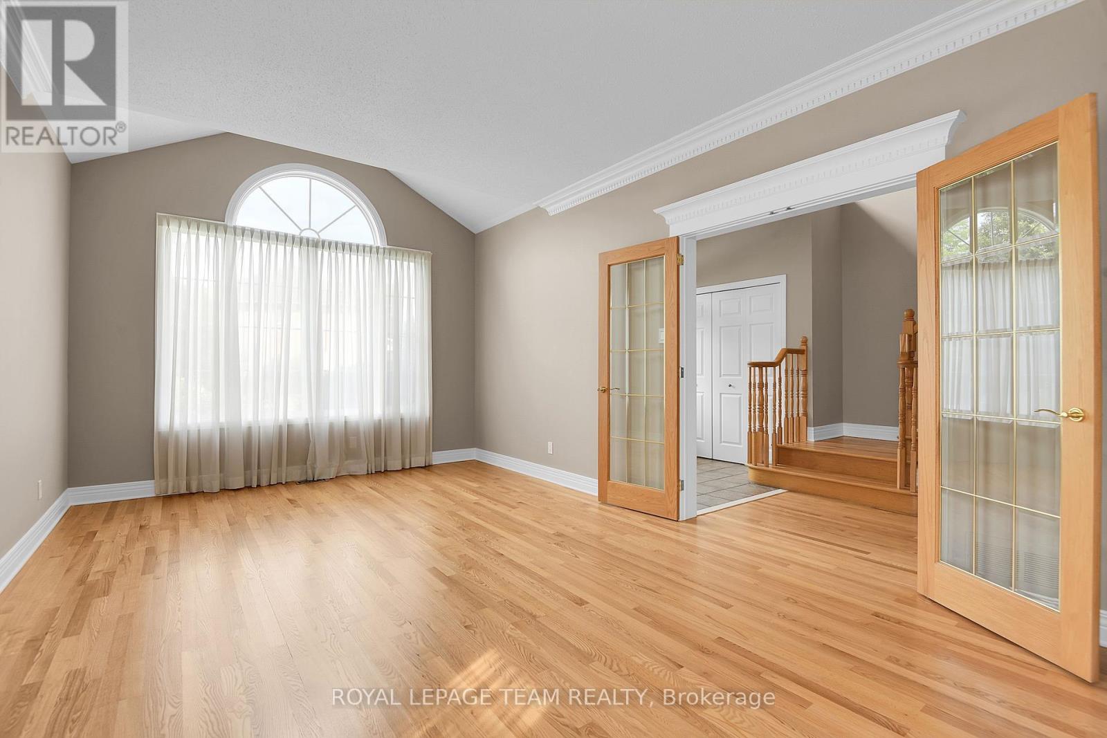 33 Northgate Street S