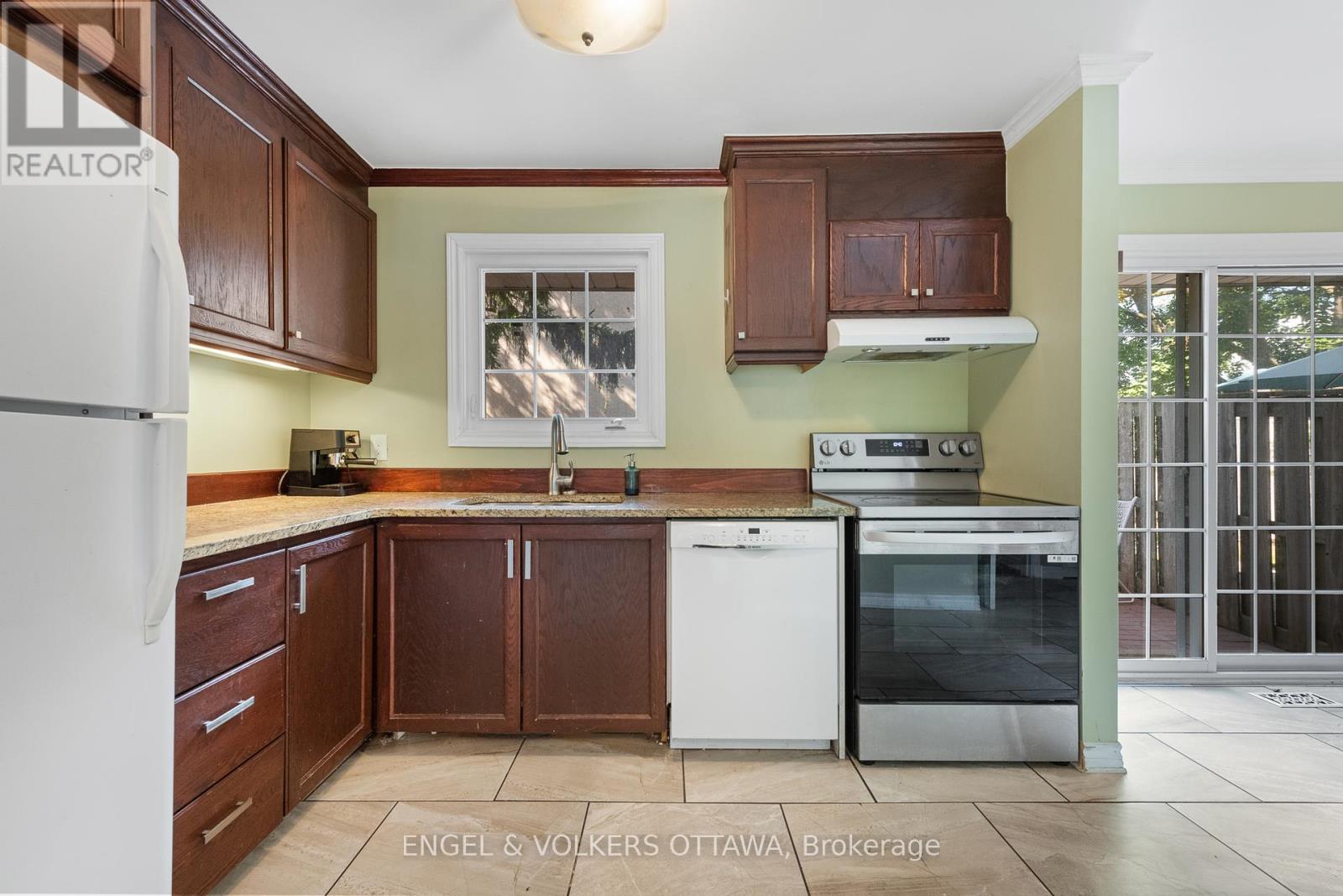 105 - 302 Kintyre Private