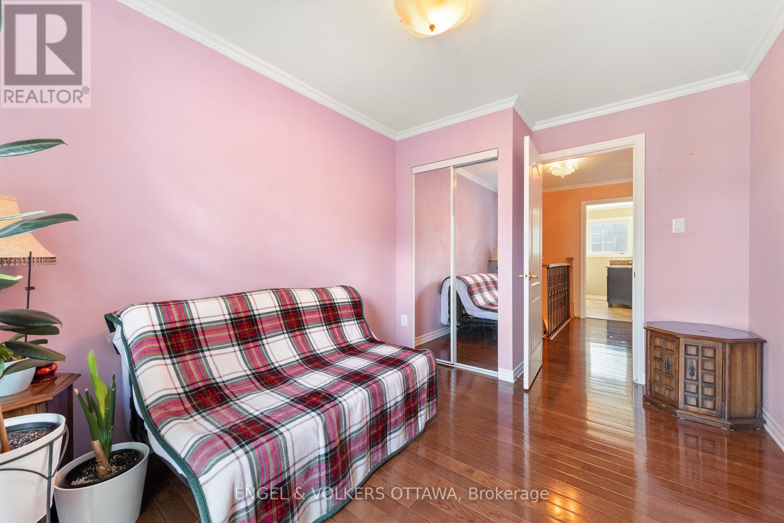105 - 302 Kintyre Private
