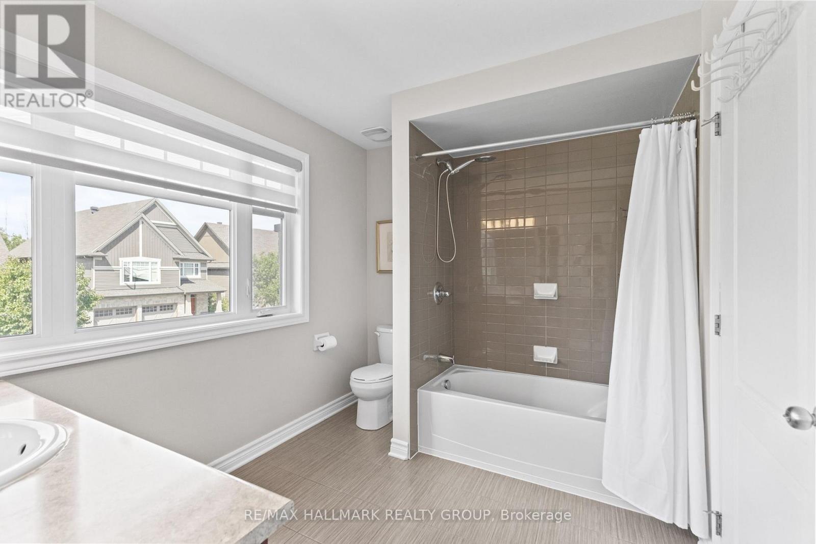 254 Gracewood Crescent