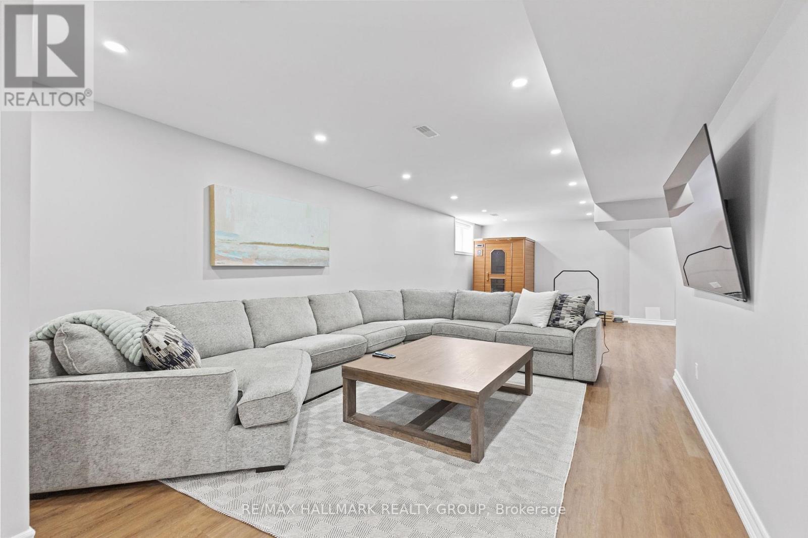 254 Gracewood Crescent