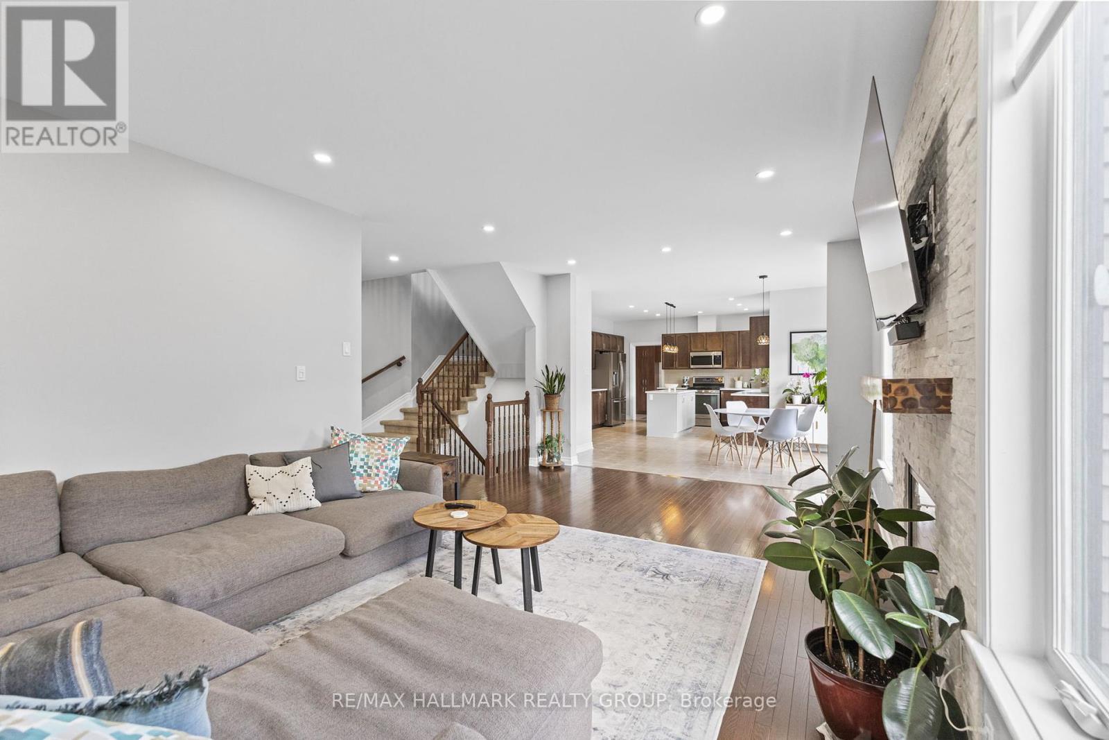 254 Gracewood Crescent