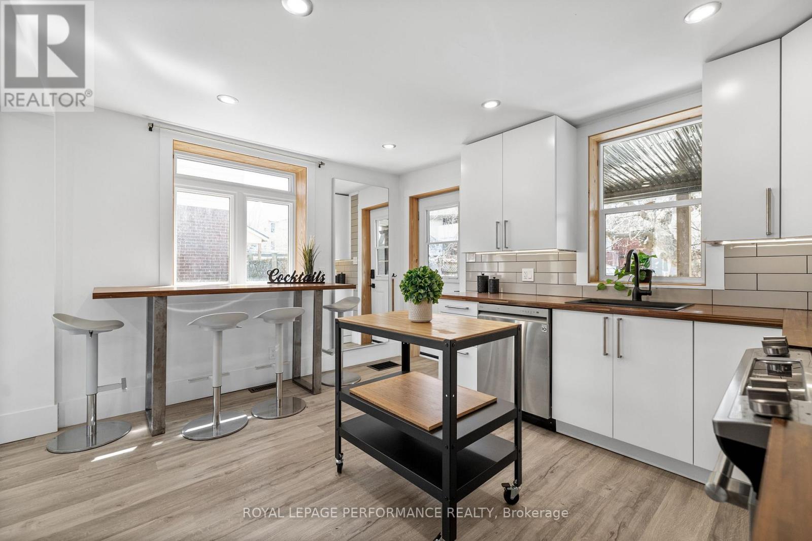 12 Sherbrooke Avenue