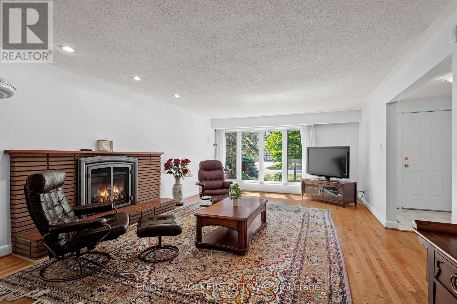 337 Mountbatten Avenue