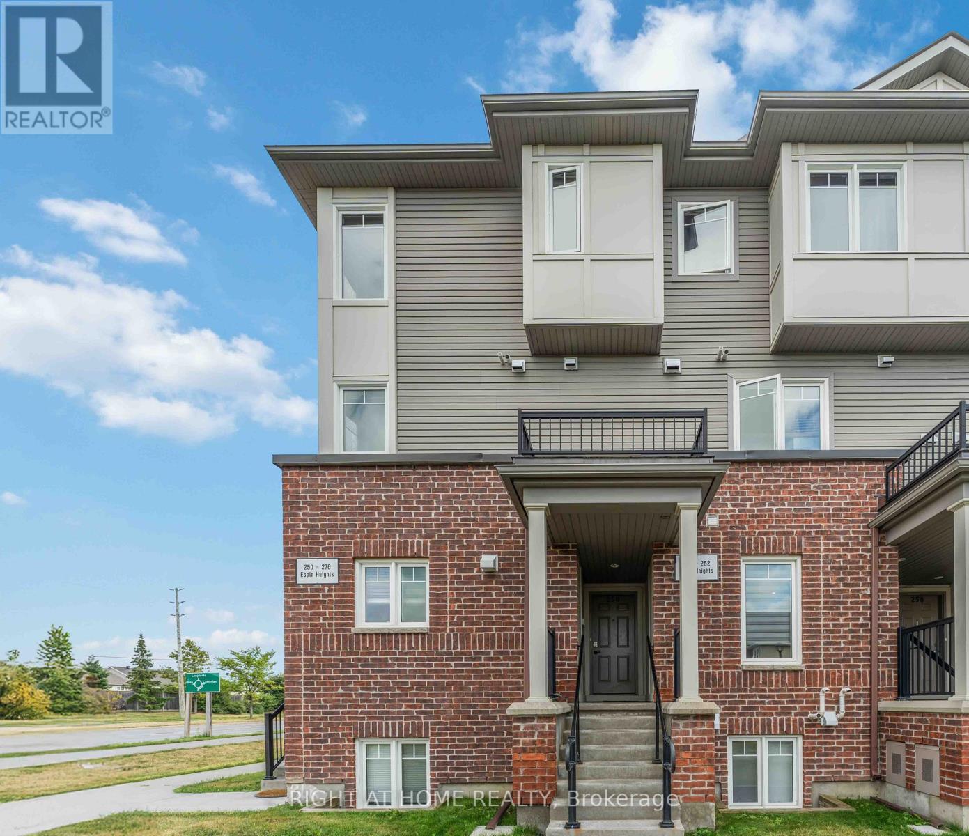 250 Espin Heights