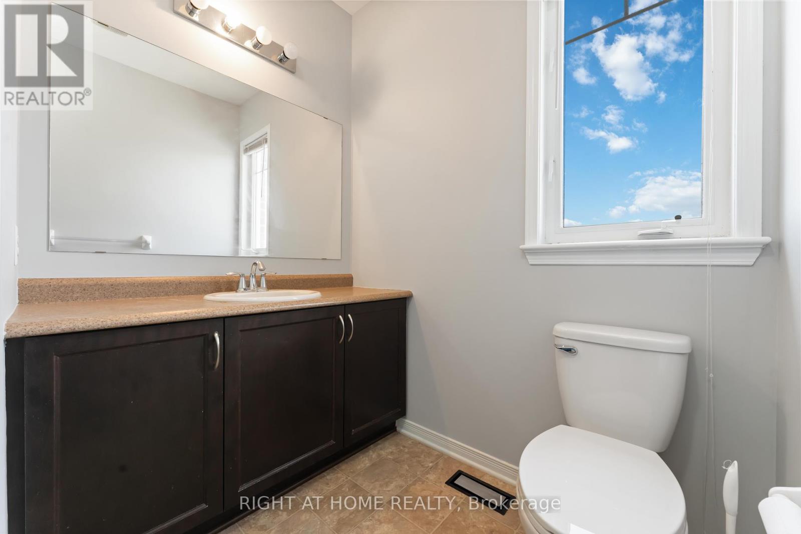 250 Espin Heights