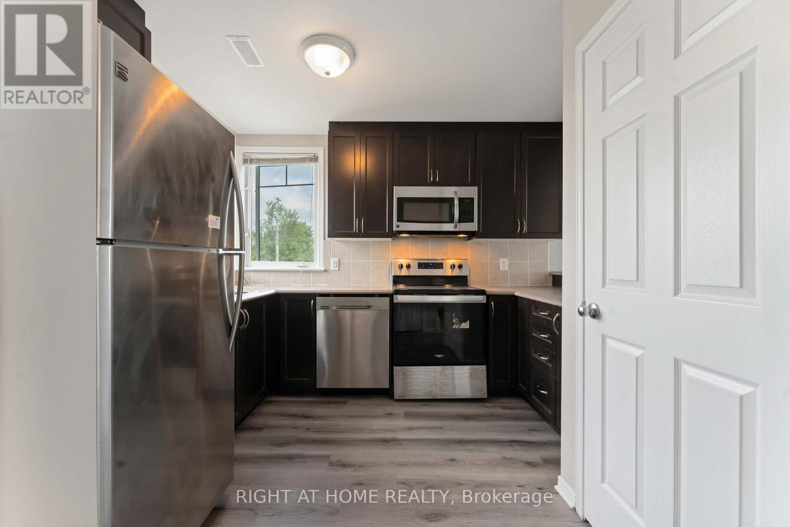 250 Espin Heights