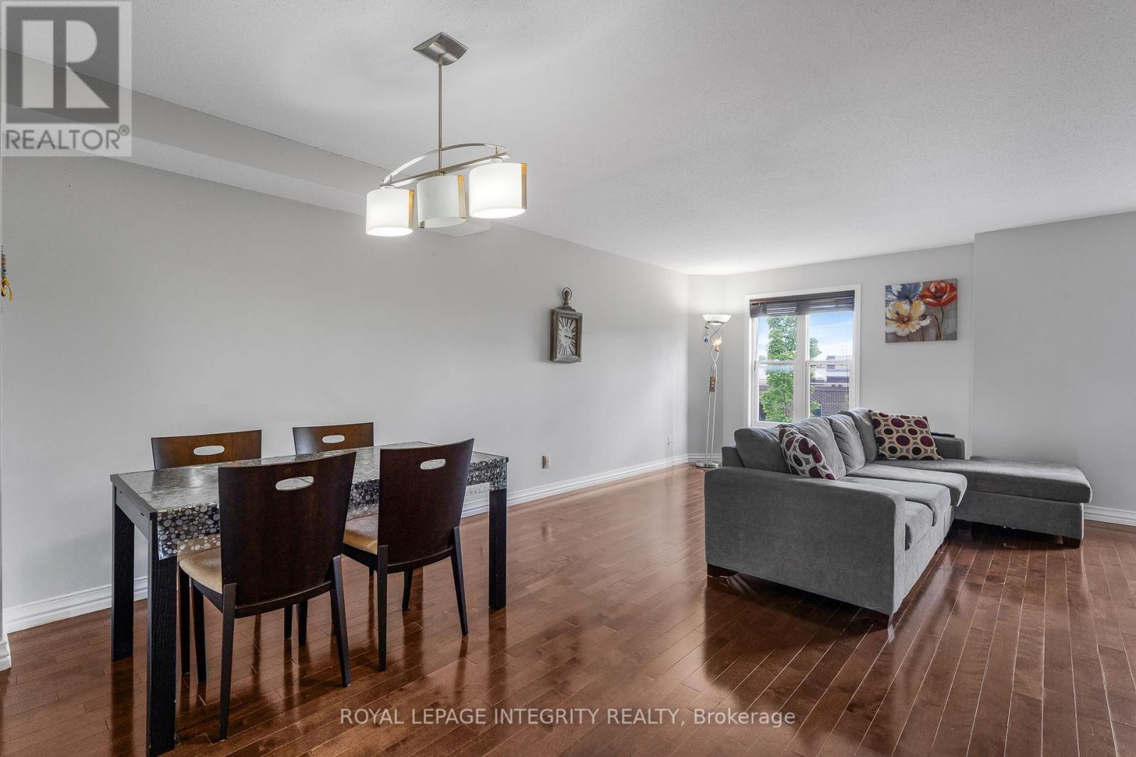 111 Arcola Private